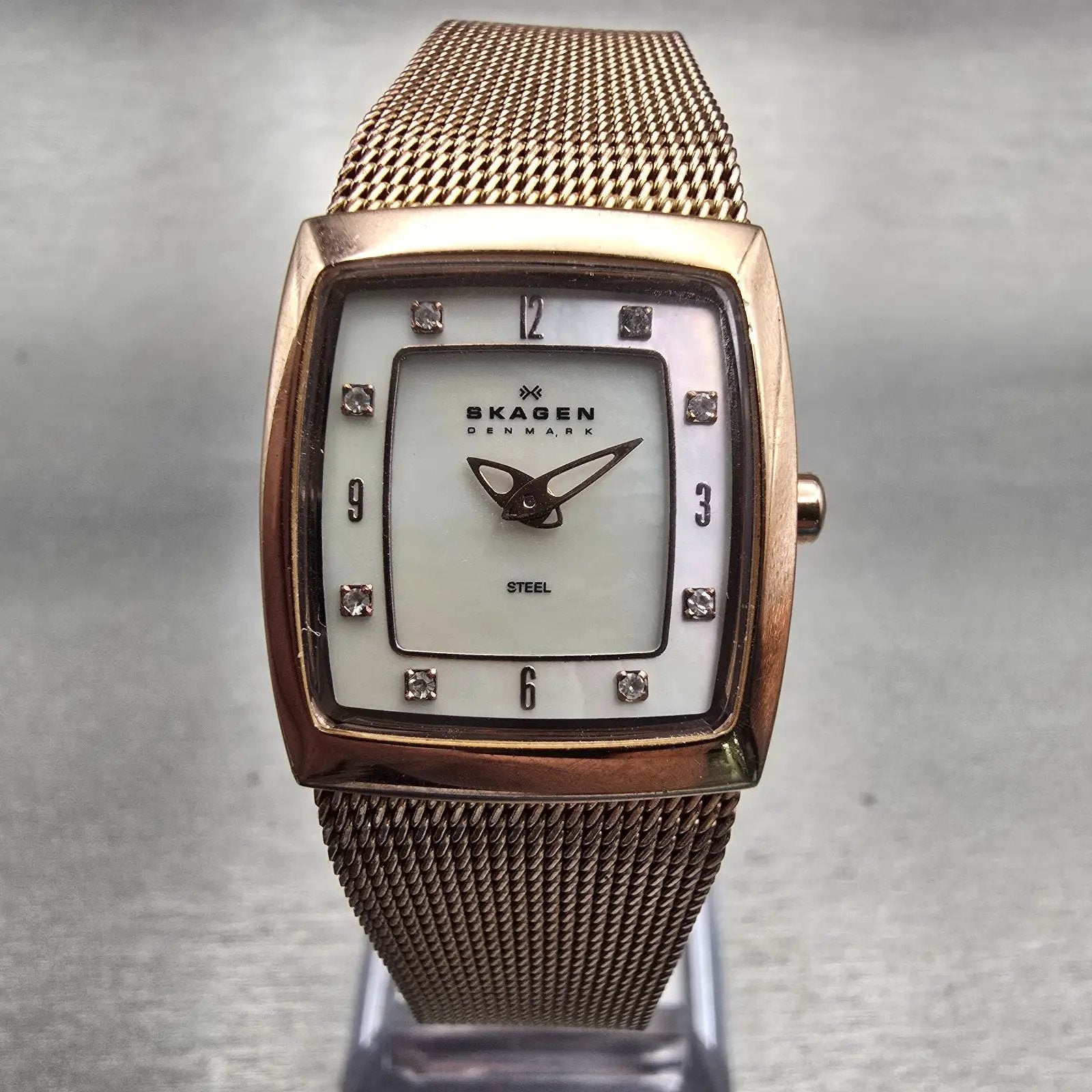 Skagen Denmark Watch Women 21mm MOP Dial Rose Gold Rectangle 380XSRR New Battery0