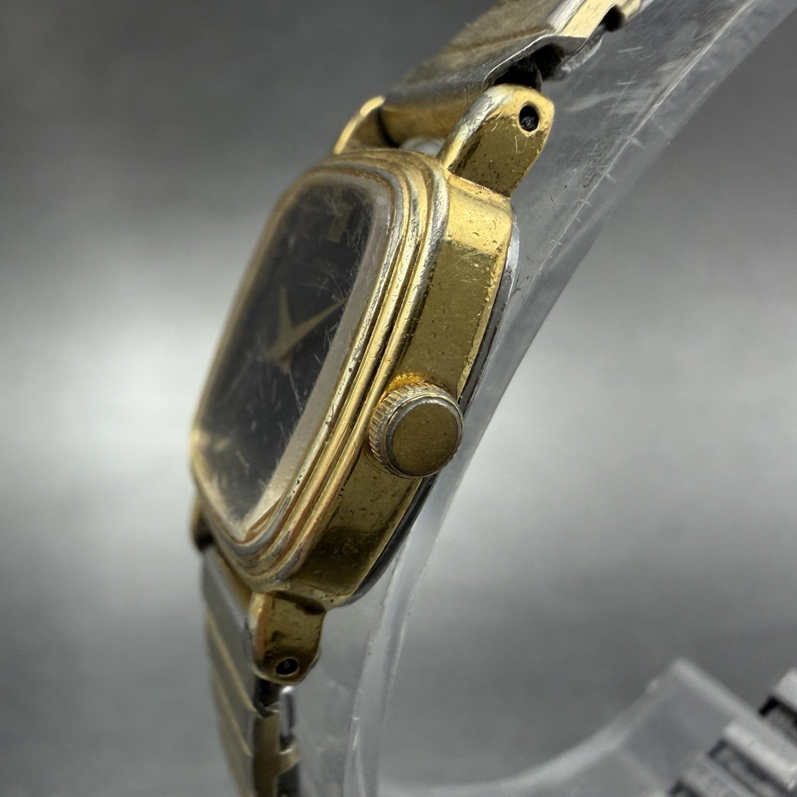 Seiko Watch Women 16mm Black Dial Gold Tone Rectangle 2C20-6279 New Battery2
