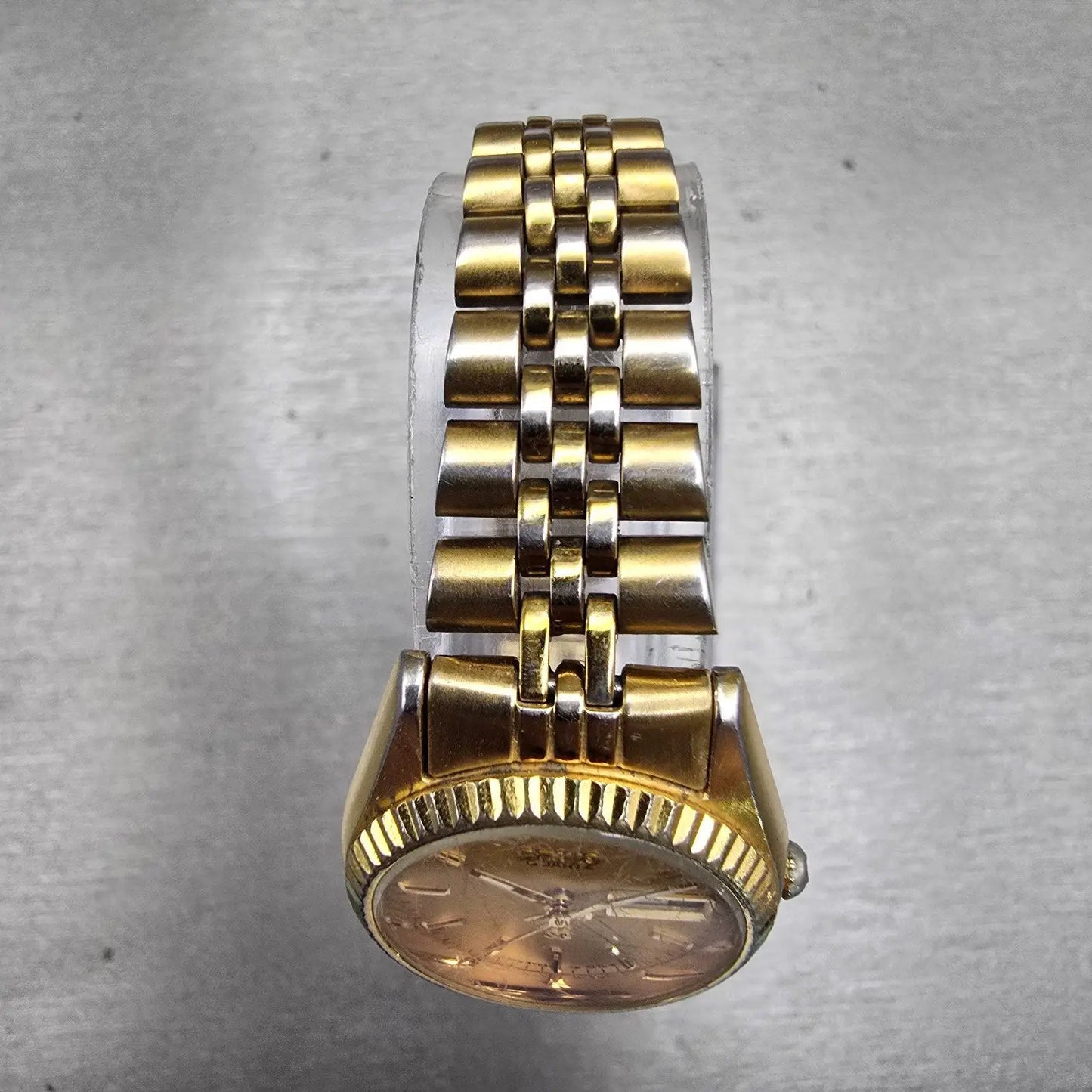 Seiko SQ Watch Women 25mm Gold Dial Gold Tone Daydate Round 3Y03-0169 New Batt4