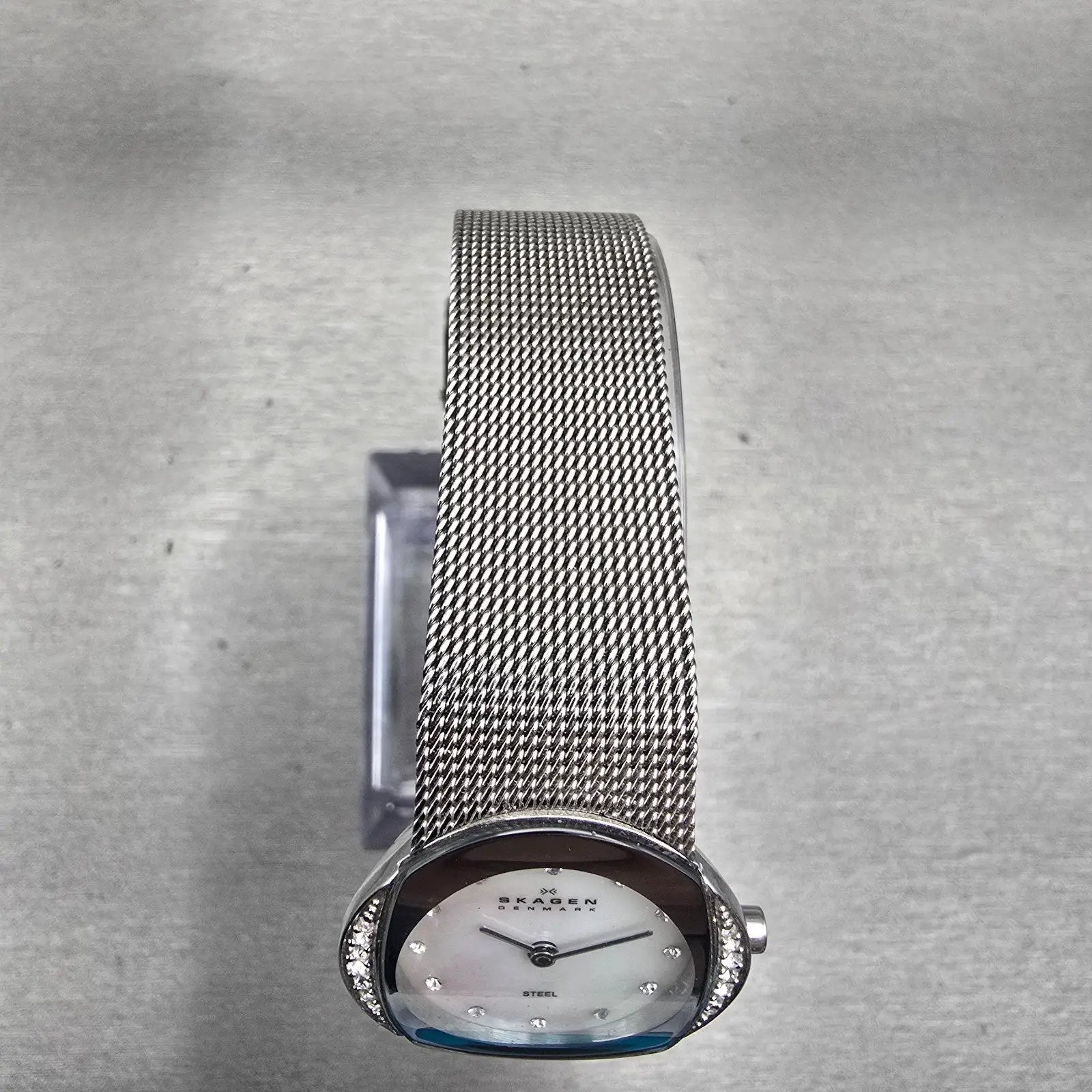 Skagen Watch Women 26mm MOP Dial Silver Tone Crystals Round 689SSS New Battery4