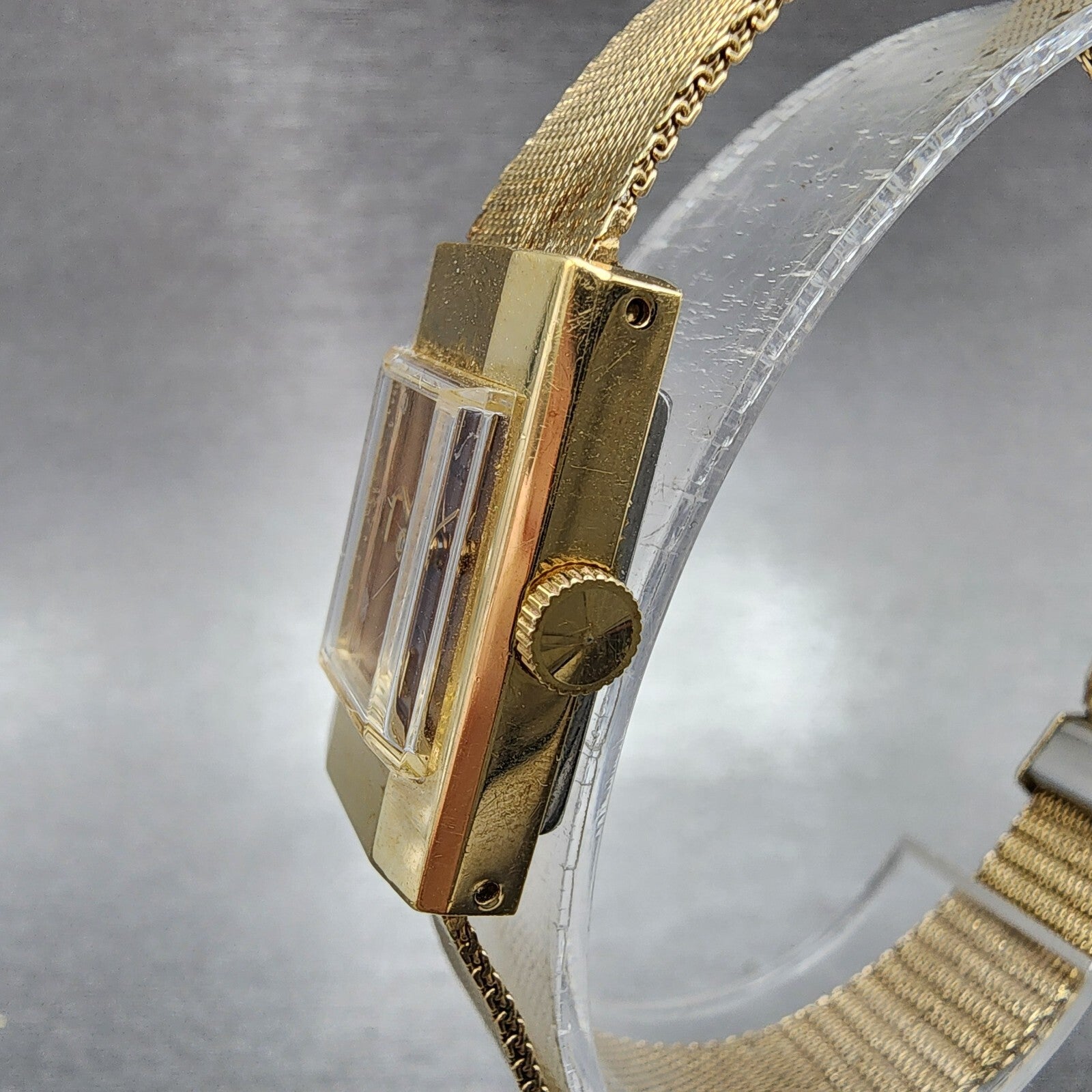 Seiko Tank Watch Women 16mm Gold Dial Gold Tone 113849 Rectangle Manual Wind2