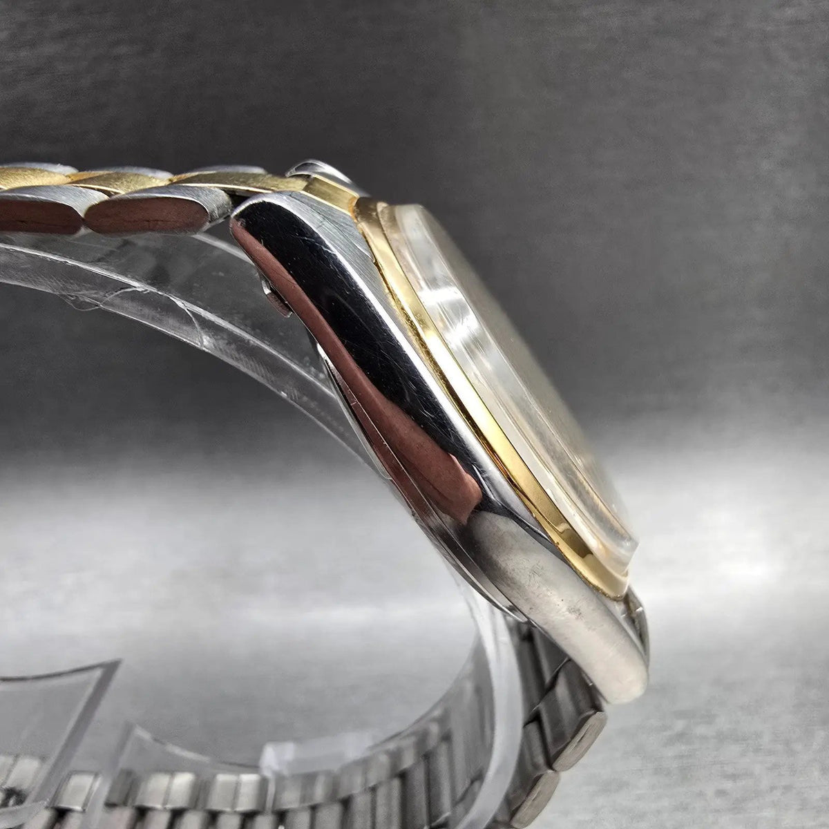 Seiko SQ Watch Men 33mm Silver Dial Two Tone Date Round 5Y22-6009 New Battery3