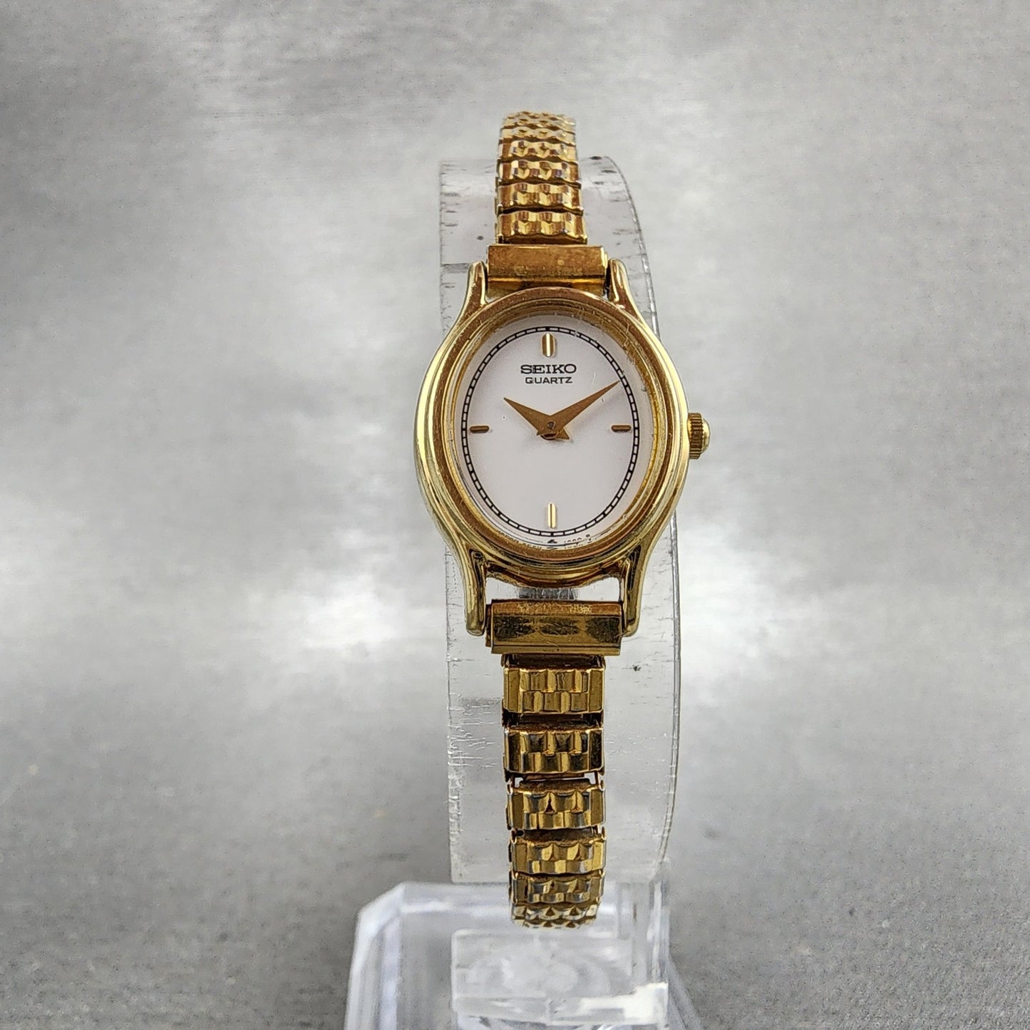 Seiko Watch Women 17mm White Dial Gold Tone Oval 2p205h20 New Battery VTG5