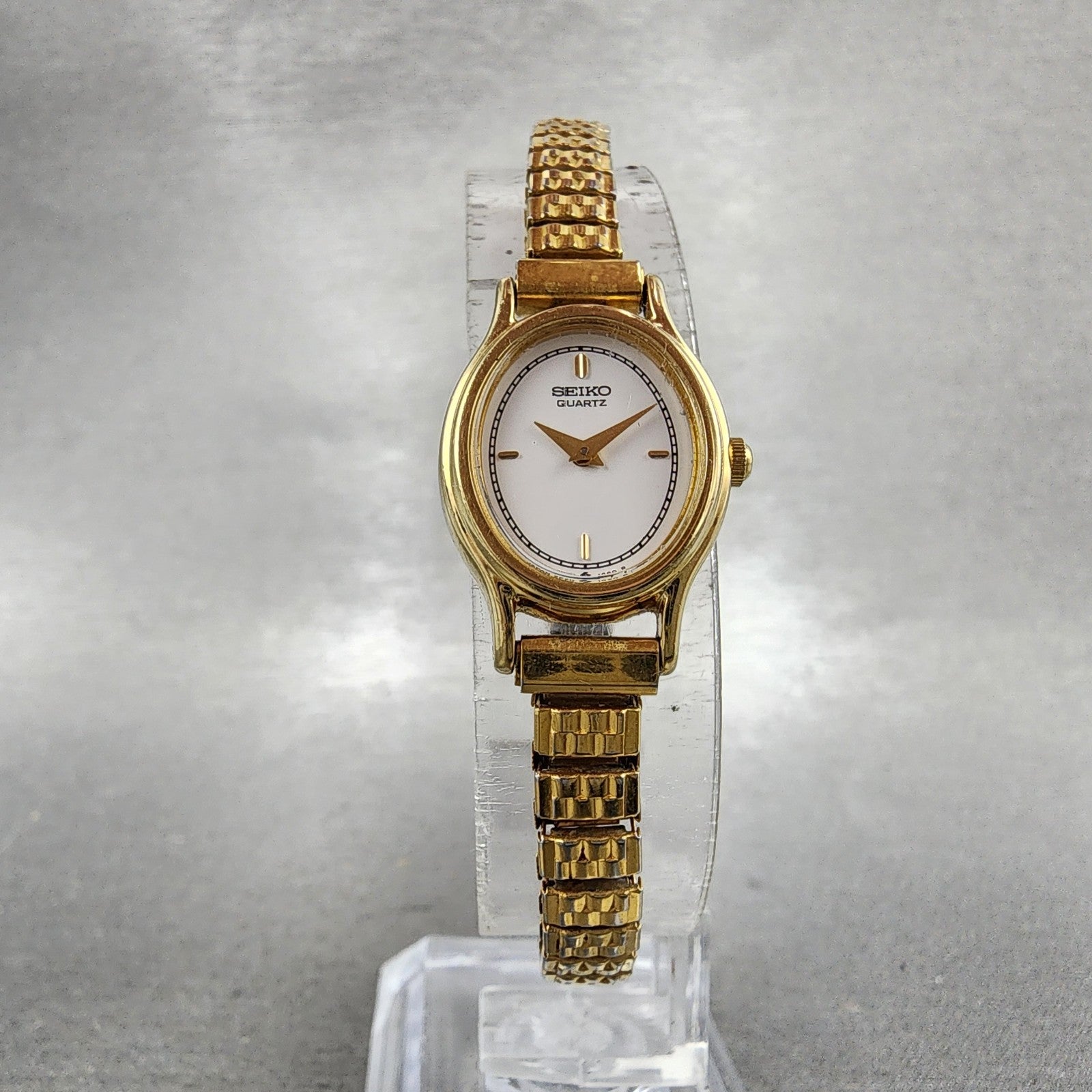 Seiko Watch Women 17mm White Dial Gold Tone Oval 2p205h20 New Battery VTG5