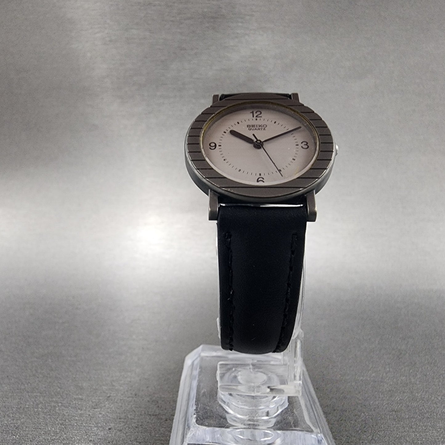 Seiko Watch Women 26mm Silver Dial Silver Tone Round 73210250 New Battery5
