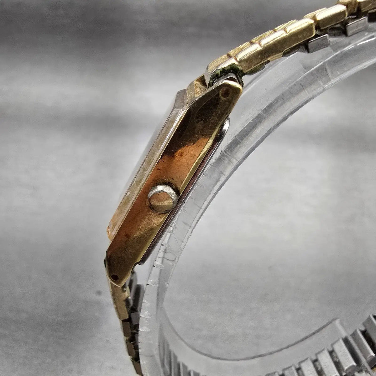 Seiko Tank Watch Women 17mm Silver Dial Gold Tone Rectangle 2C20-5830 New Batter2