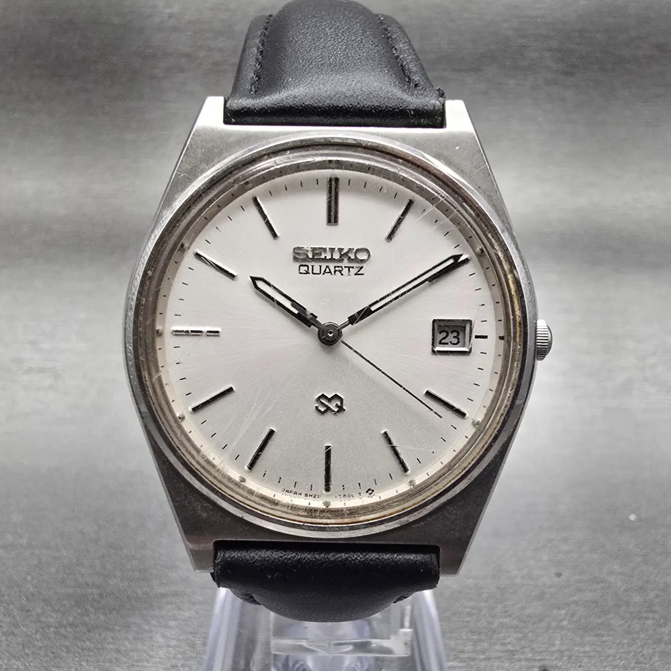 Seiko SQ Watch Men 34mm Silver Dial Silver Tone Date Round 5H22-7A09 New Battery0