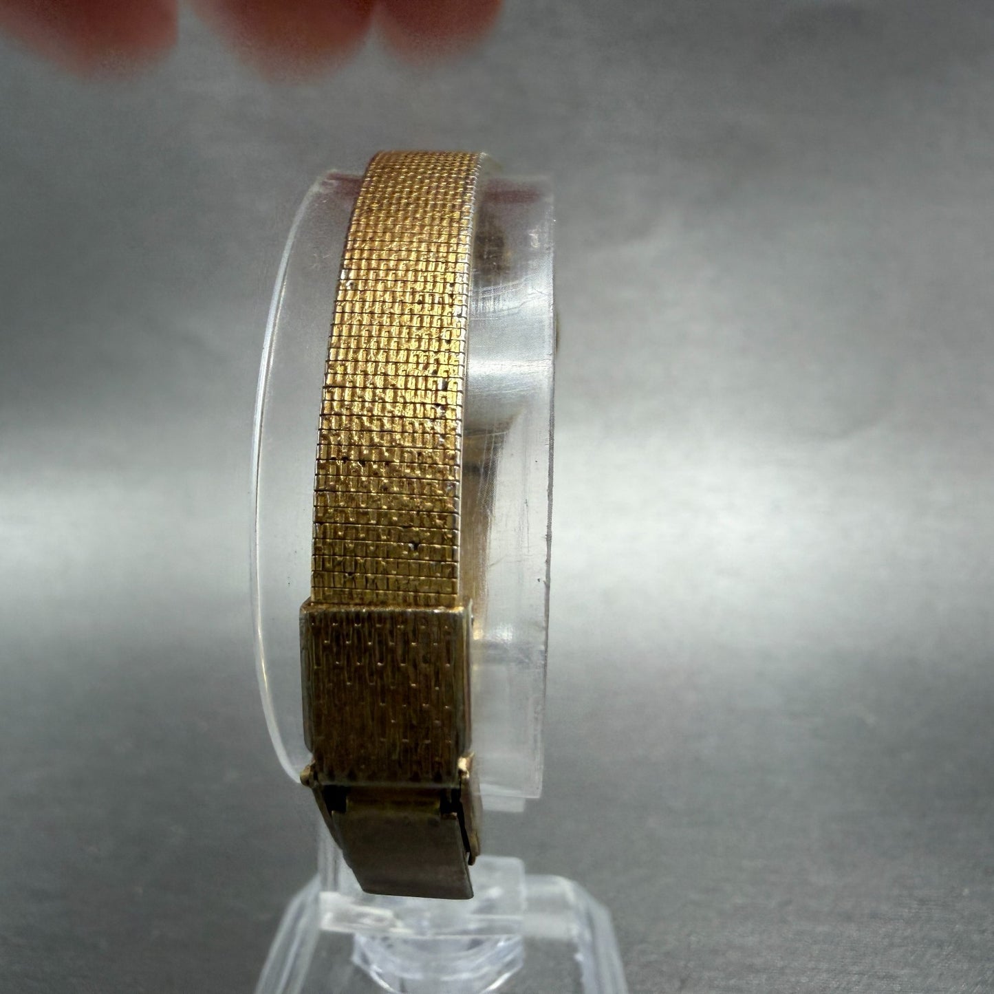 Seiko Watch Women 20mm Champagne Dial Gold Tone Oval 2320-5350 New Battery VTG7