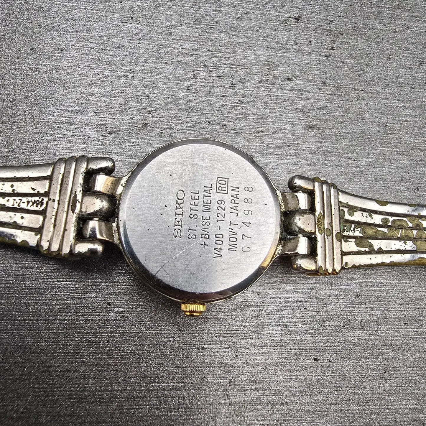 Seiko Watch Women 21mm White Dial Two Tone Round V400-1229 New Battery Vintage11