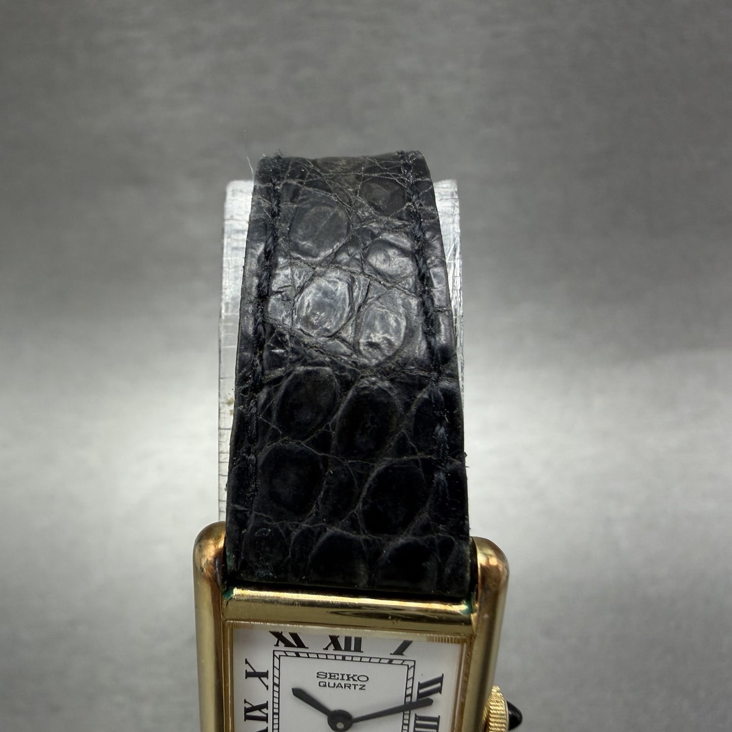 Seiko Tank watch Women 17mm White Dial Gold Tone Rectangle 2C205010 New Battery4
