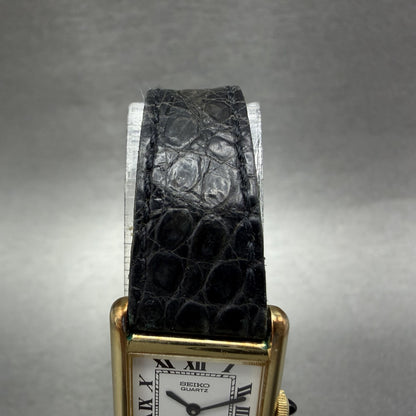 Seiko Tank watch Women 17mm White Dial Gold Tone Rectangle 2C205010 New Battery4