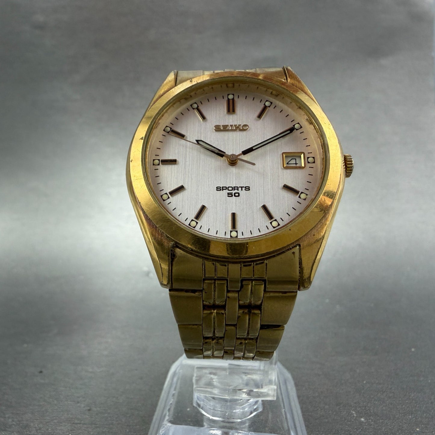 Seiko Sports 50 Watch Men 37mm Silver Dial Gold Tone Date 7N42-8079 New Battery75