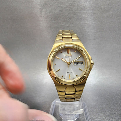 Citizen ecoDrive WR 100 Watch Women 26mm Silver Dial Gold Tone Daydate Runs5