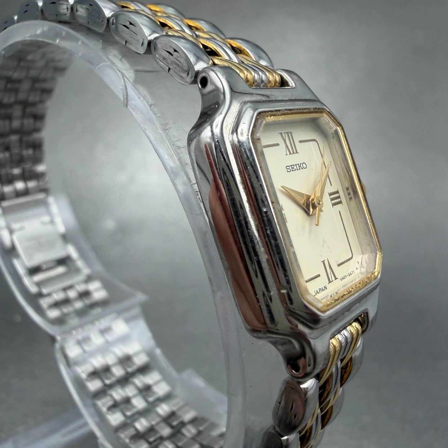 Seiko Tank Watch Women 19mm Cream Dial two Tone Rectangle V401-5979 New Battery3