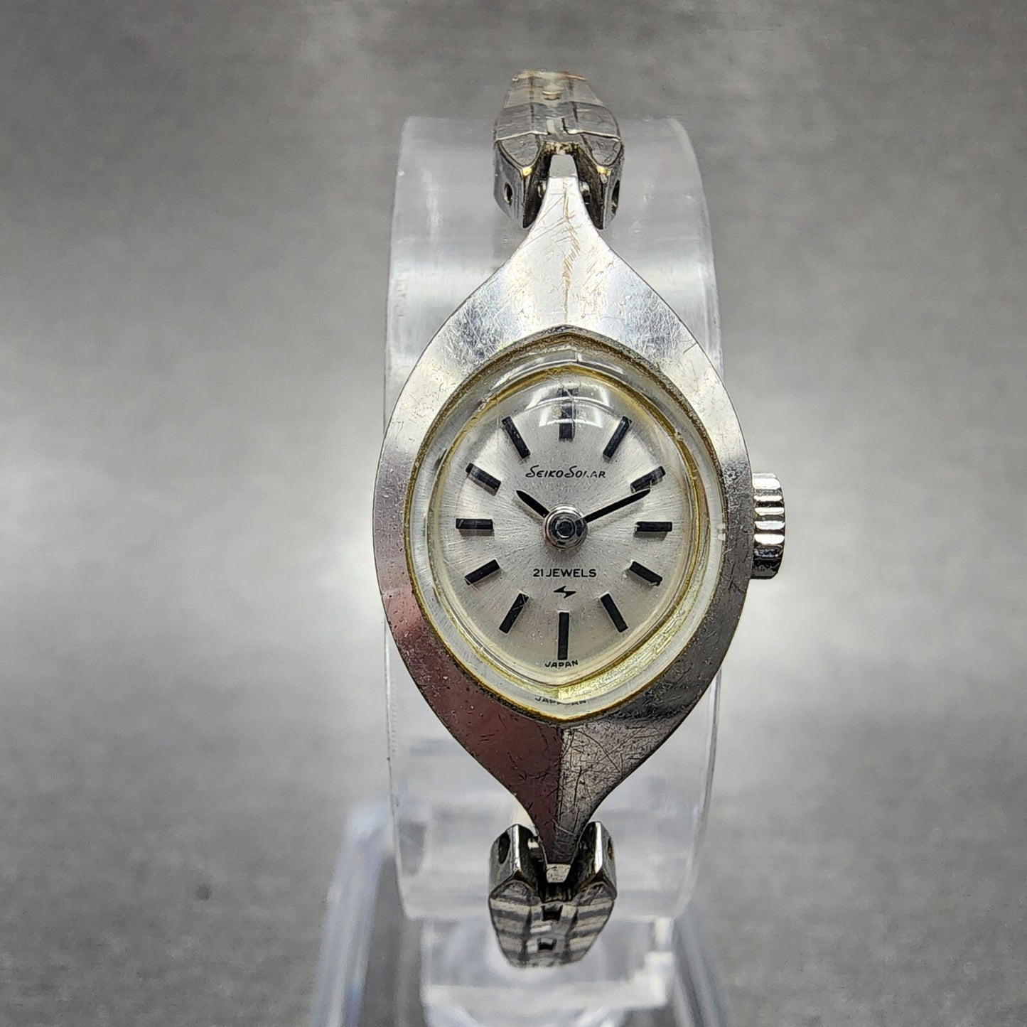 Seiko Solar Watch Women 14mm Silver Dial White Gold Plated Oval Manual Wind Runs0