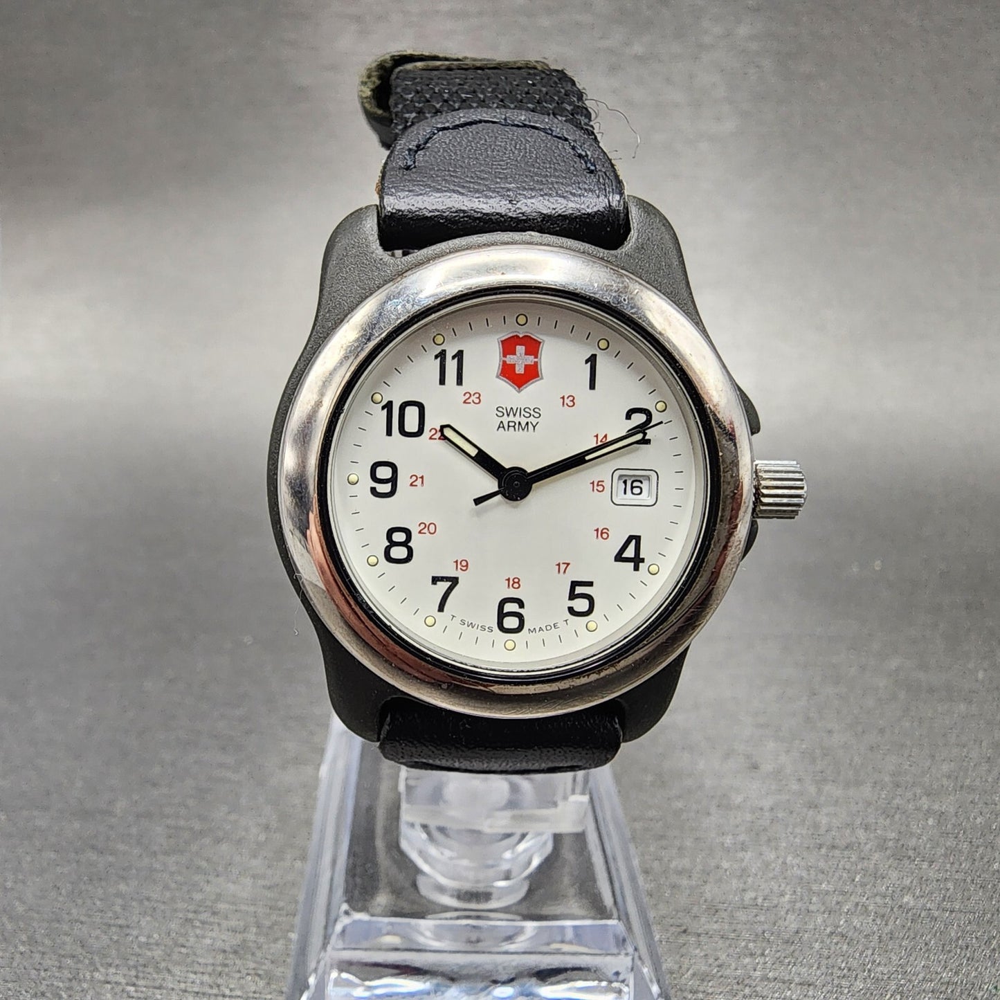 Vistorinox Swiss Army Watch Women 33mm White Dial Black Tone Date READ!! New Bat0