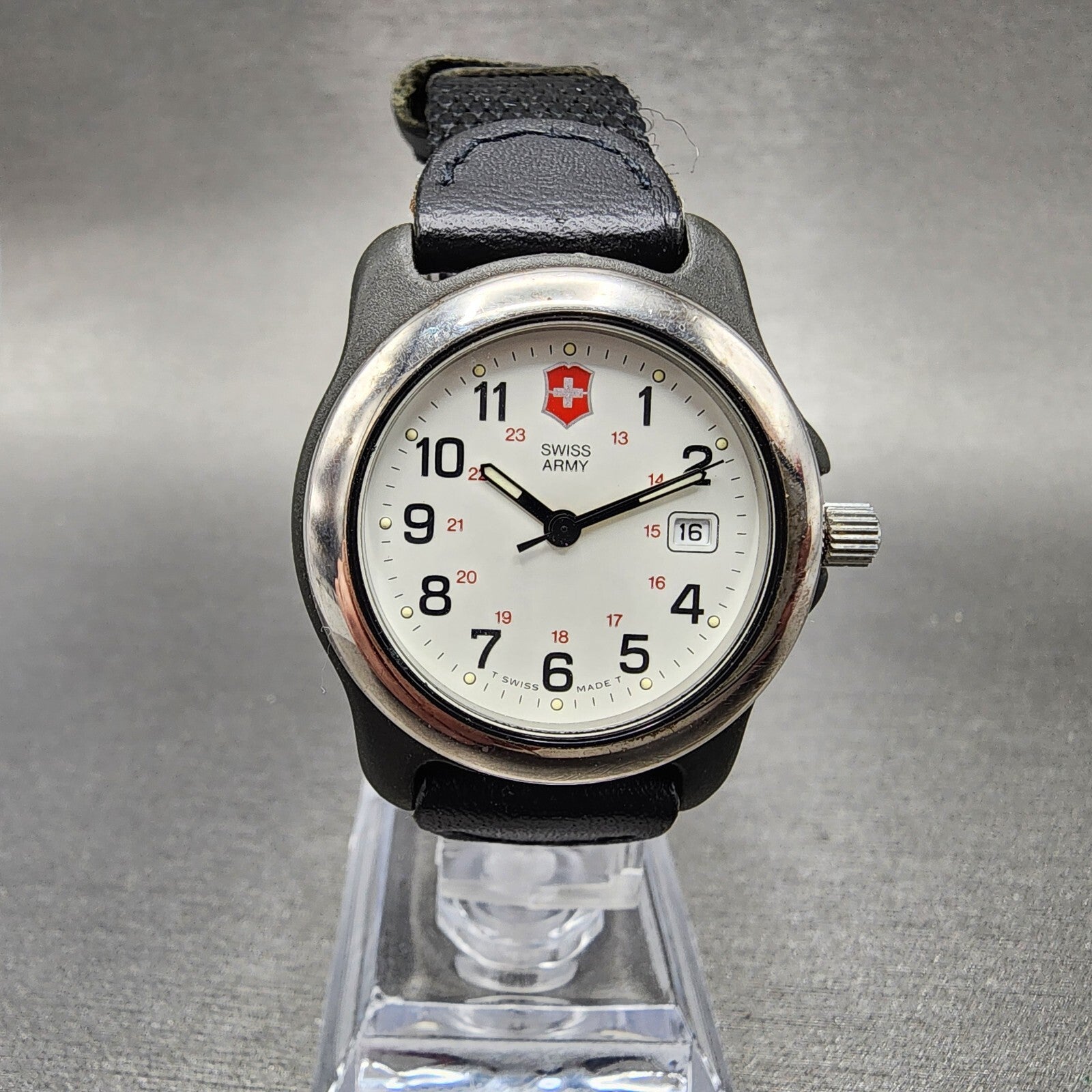 Vistorinox Swiss Army Watch Women 33mm White Dial Black Tone Date READ!! New Bat0