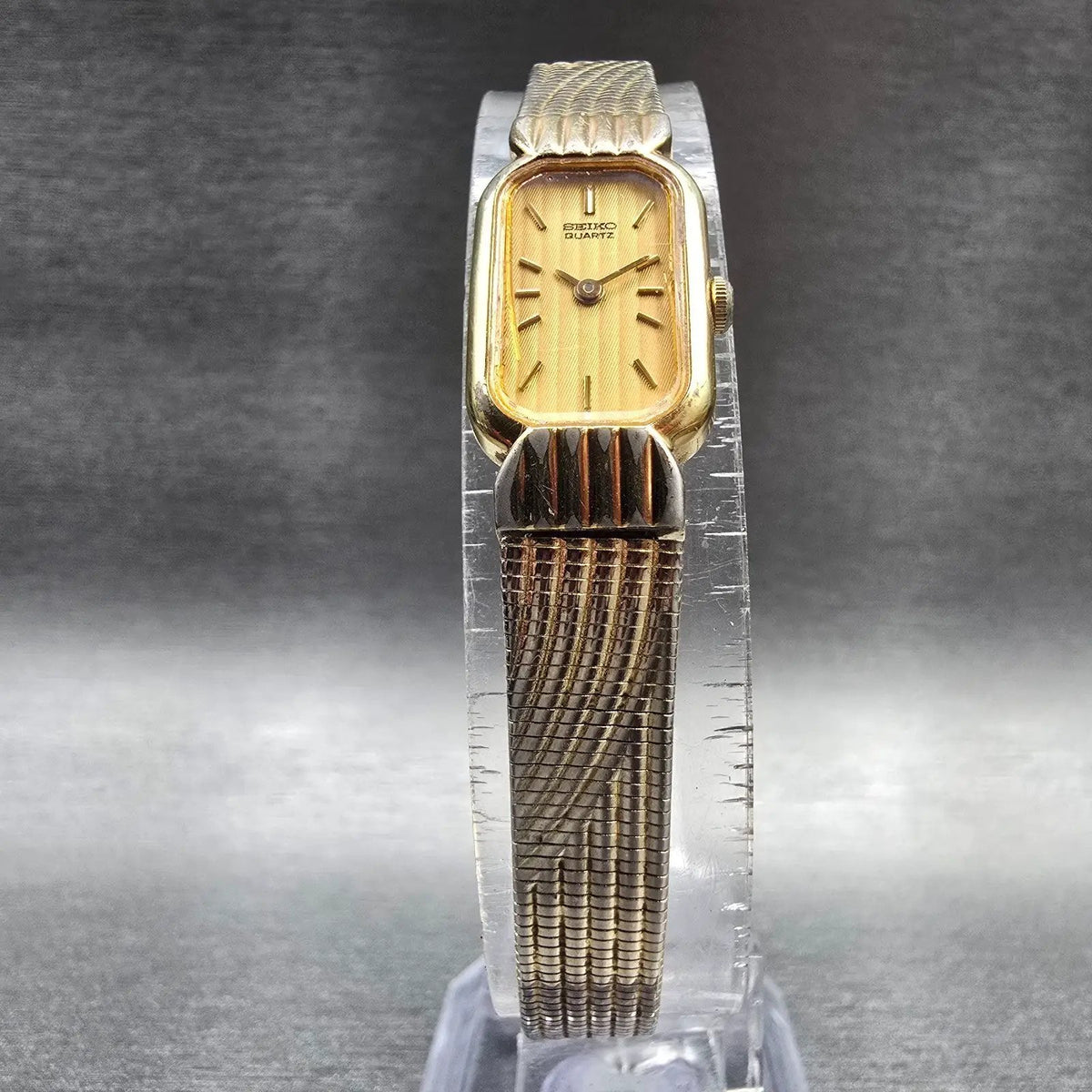 Seiko Tank Watch Women 12mm Gold Dial Gold Tone Rectangle 2E20-6019 New BatteryJ5