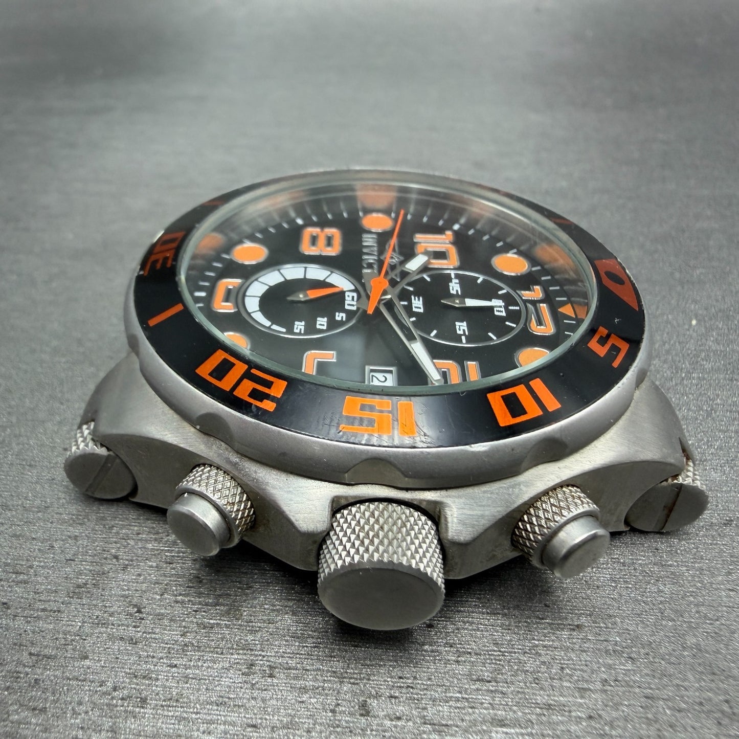 Invicta Pro Diver Chrono Watch Men 51mm Black Dial Silver Tone Date RoundCHIPPED6