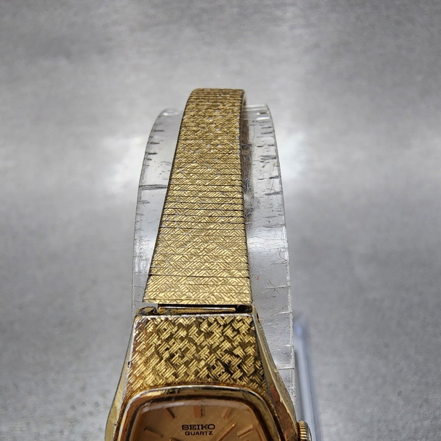 Seiko Watch Women 17mm Gold Dial Gold Tone Hexagon 4N015029 New Battery4