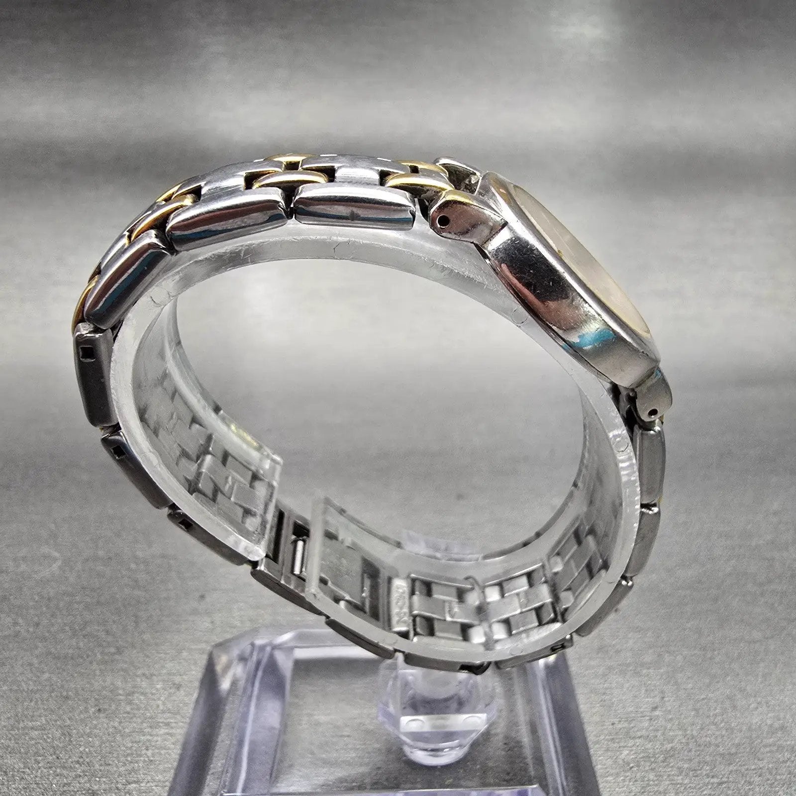 Seiko Watch Women 24mm Silver Dial Silver Tone Round 1N00-1E19 New Battery VTG8