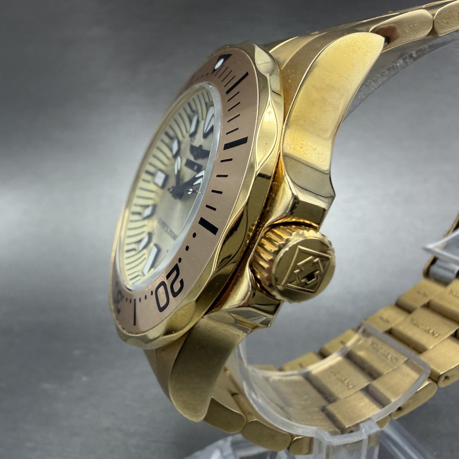 Invicta Dive Watch Men 43mm Champagne Dial Gold Tone Date Round 15032 New Batt2