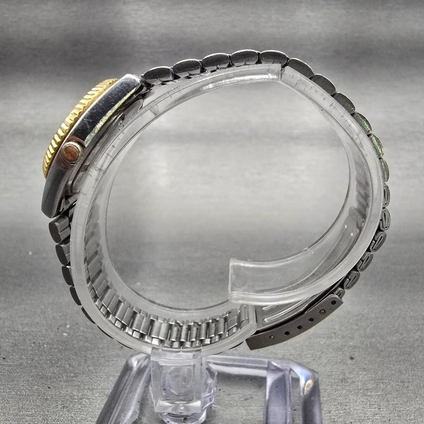 Seiko SQ Watch Women 24mm Silver Dial Two Tone Daydate Round 3E23-0A69 New Batt6
