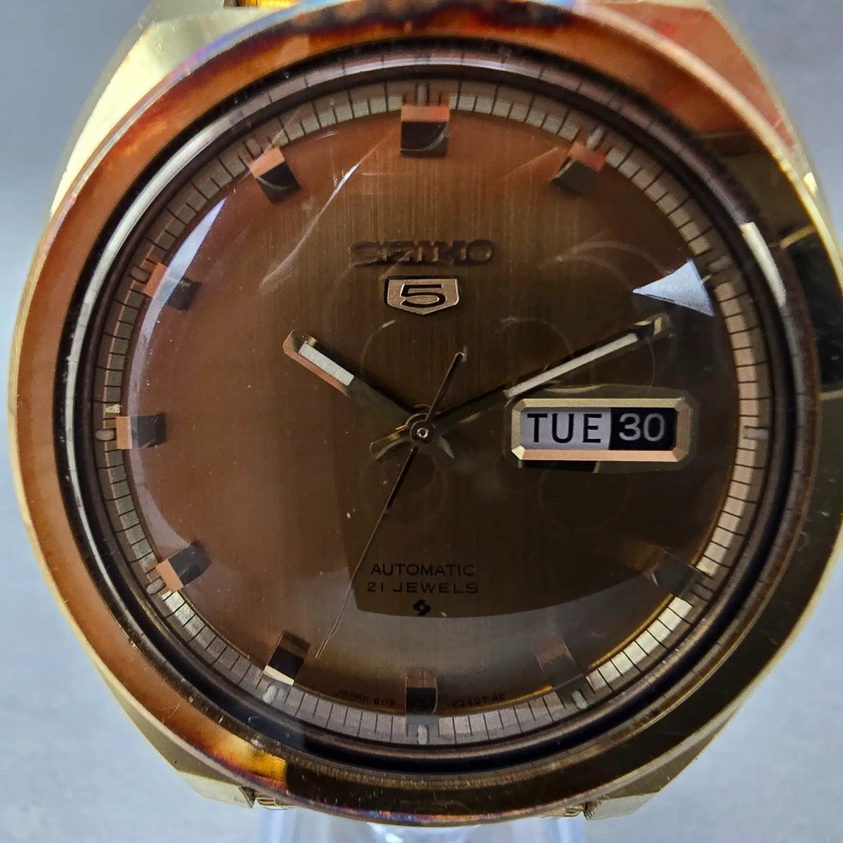 Seiko 5 Automatic Watch Men 39mm Gold Dial Gold Daydate Round 6119-8273 Works2