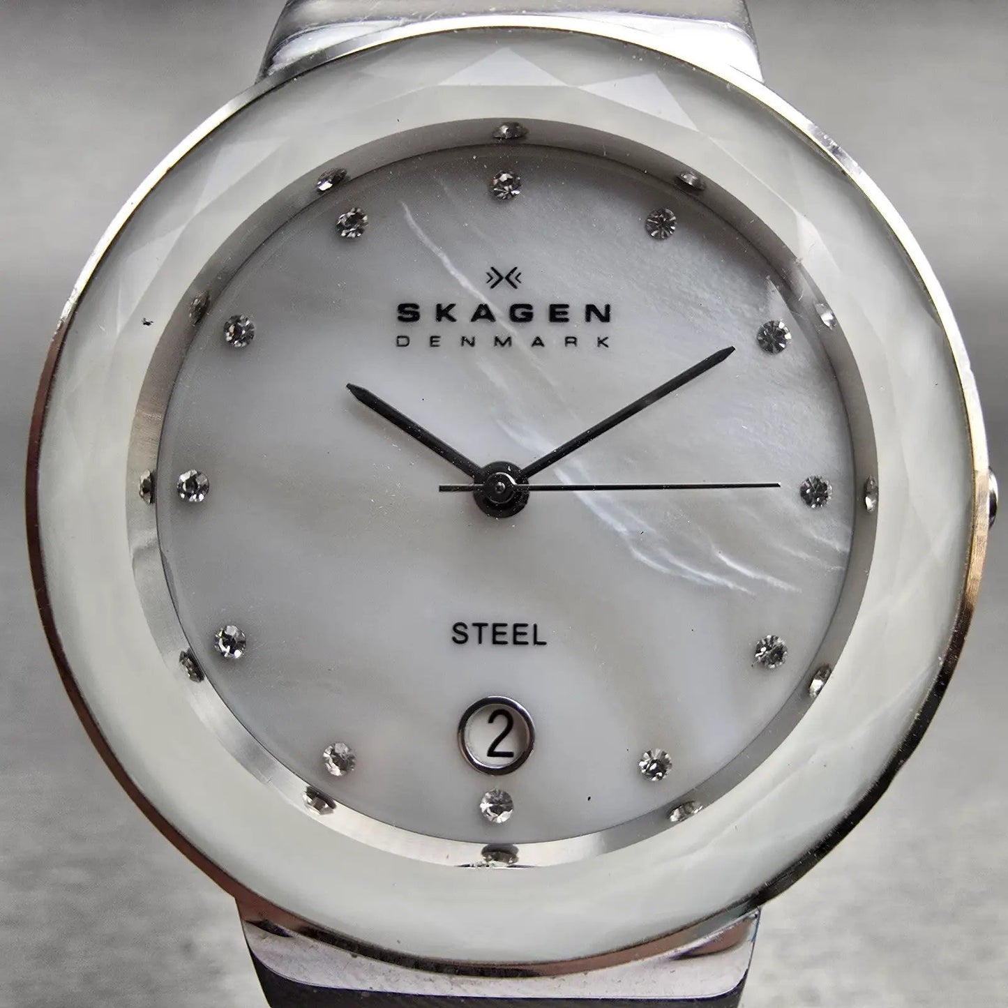 Skagen Watch Women 34mm MOP Dial Silver Tone Date Round SKW2036 New Battery1