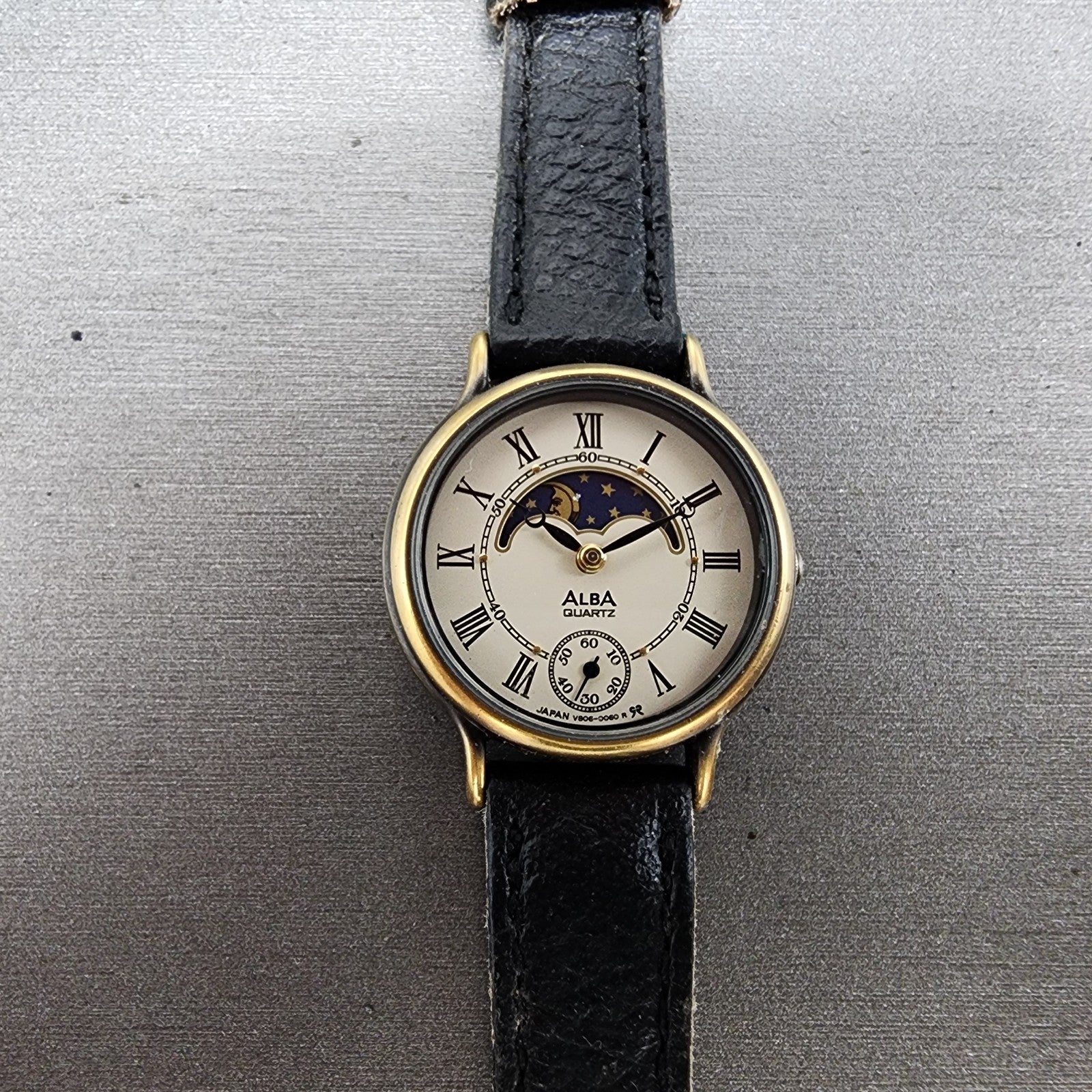 Seiko Alba Sun Moon Watch Women 25mm Cream Dial Gold Tone Date V8060060 NewBat0