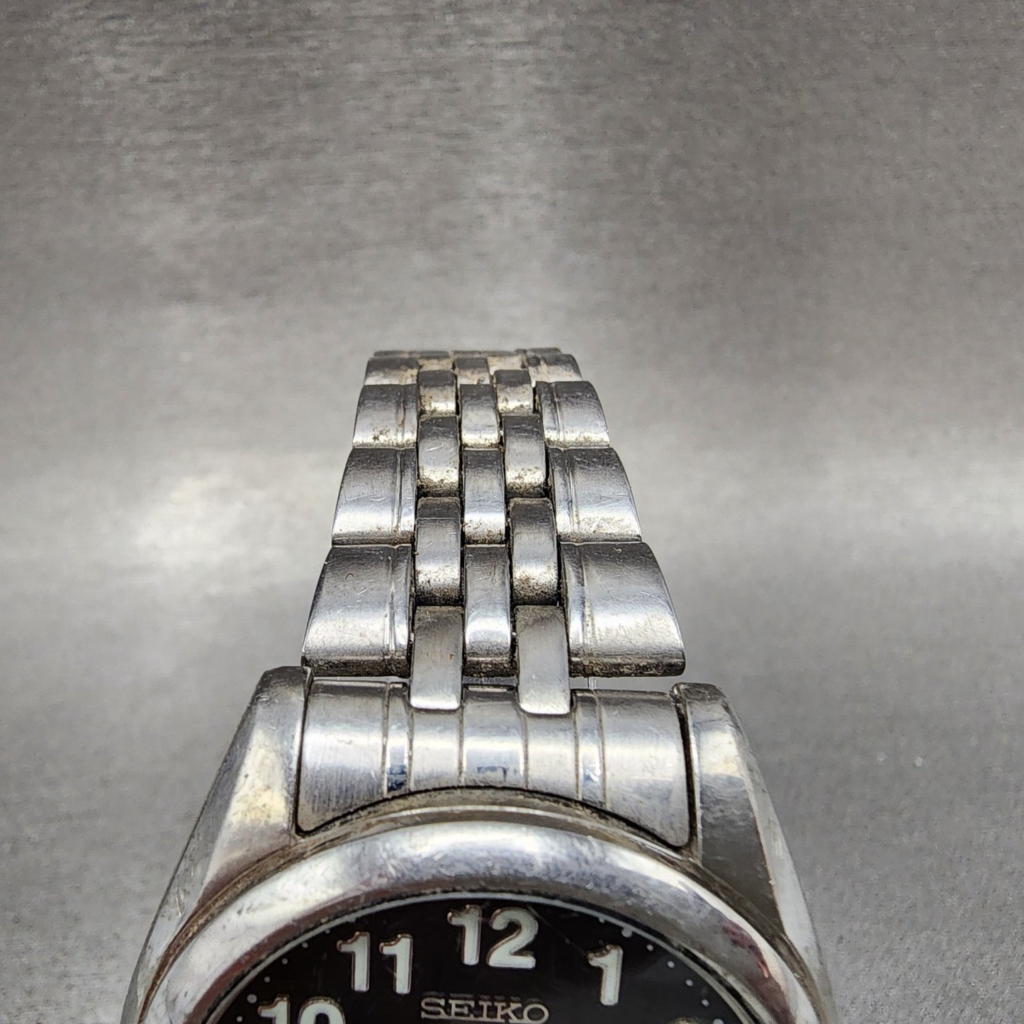 Seiko 5 Automatic Watch Men 37mm Black Dial Silver Tone Daydate 7s2601V0 Runs4