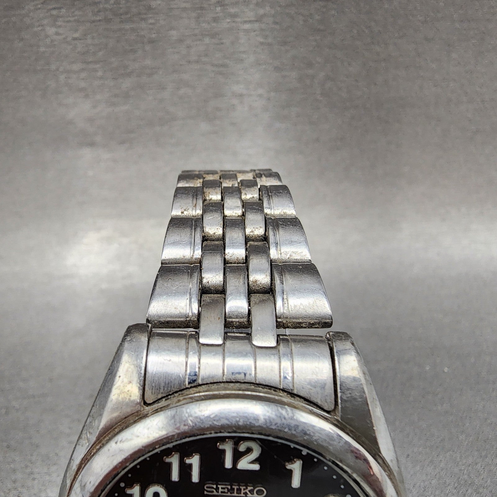 Seiko 5 Automatic Watch Men 37mm Black Dial Silver Tone Daydate 7s2601V0 Runs4