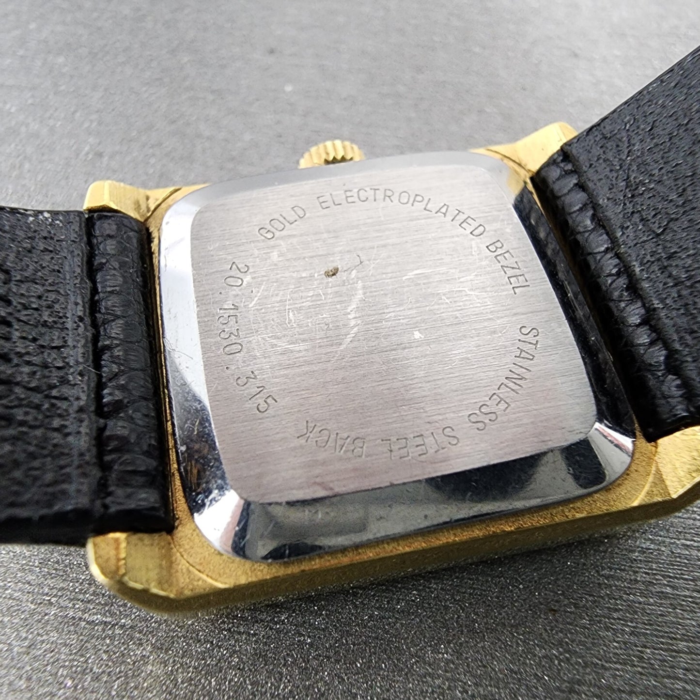 Movado Tank Watch Women 22mm Black & Gold Dial Gold Tone Rectangle New Battery9