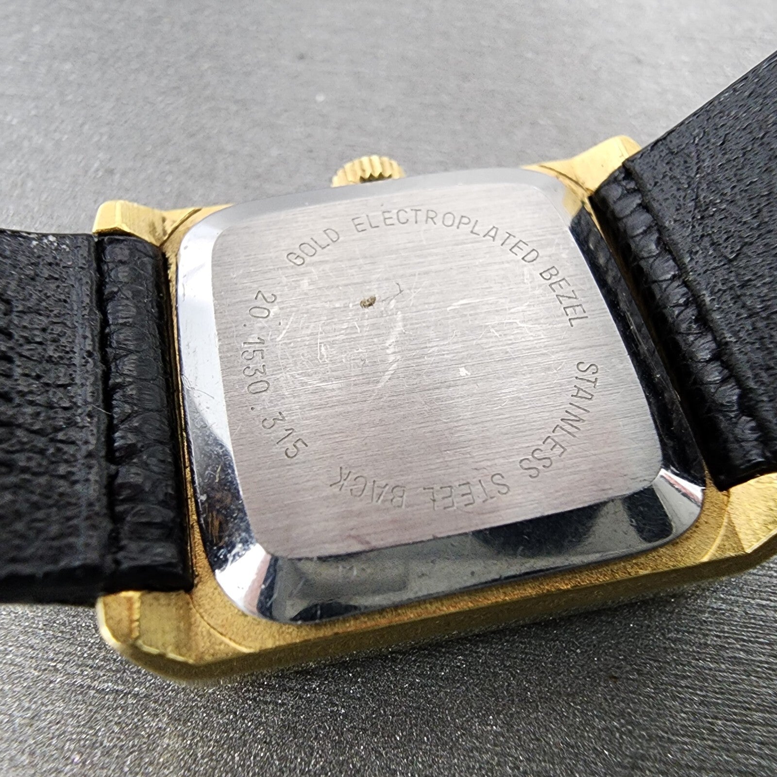 Movado Tank Watch Women 22mm Black & Gold Dial Gold Tone Rectangle New Battery9