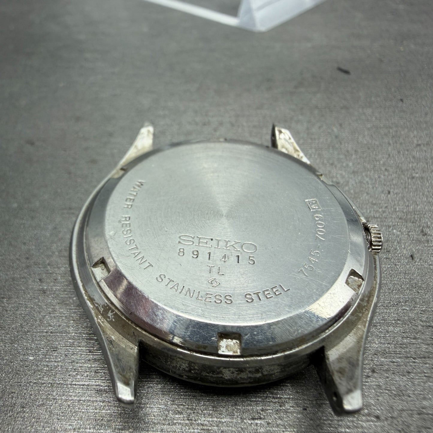 Seiko SQ Watch Men 37mm White Dial Silver Tone Date Round 7545-7009 PARTS10