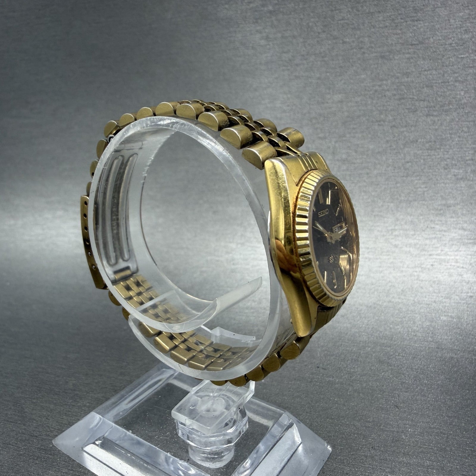 Seiko SQ Watch Women 24mm Black Dial Gold Tone Daydate 24mm Round New Battery9