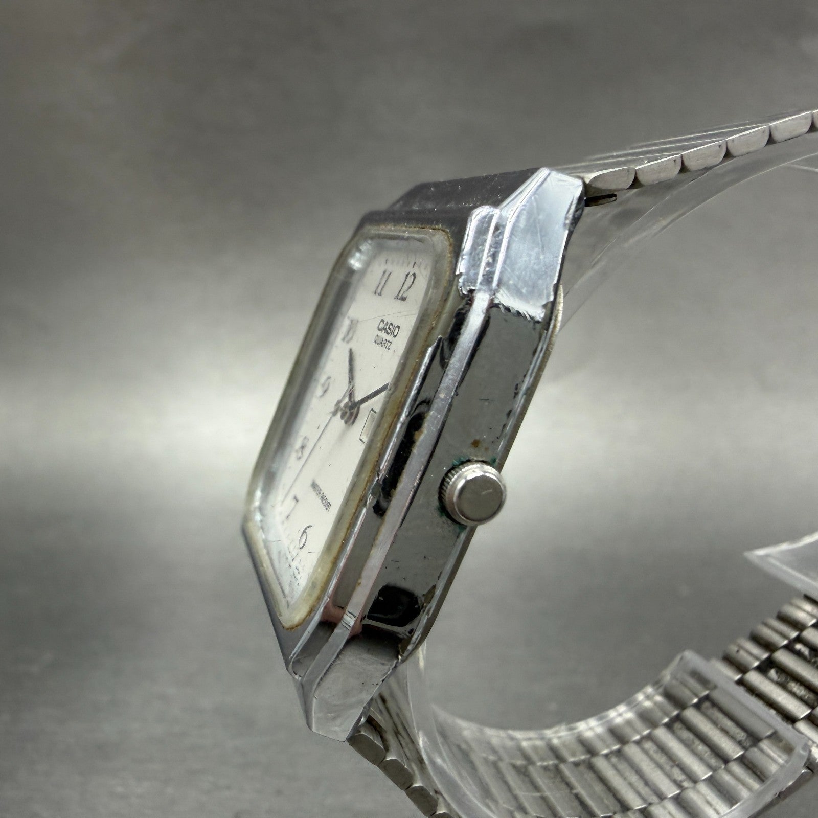 Casio MQ-518 Watch Men 30mm Silver Dial Silver Tone Rectangle Daydate New BattHJ2