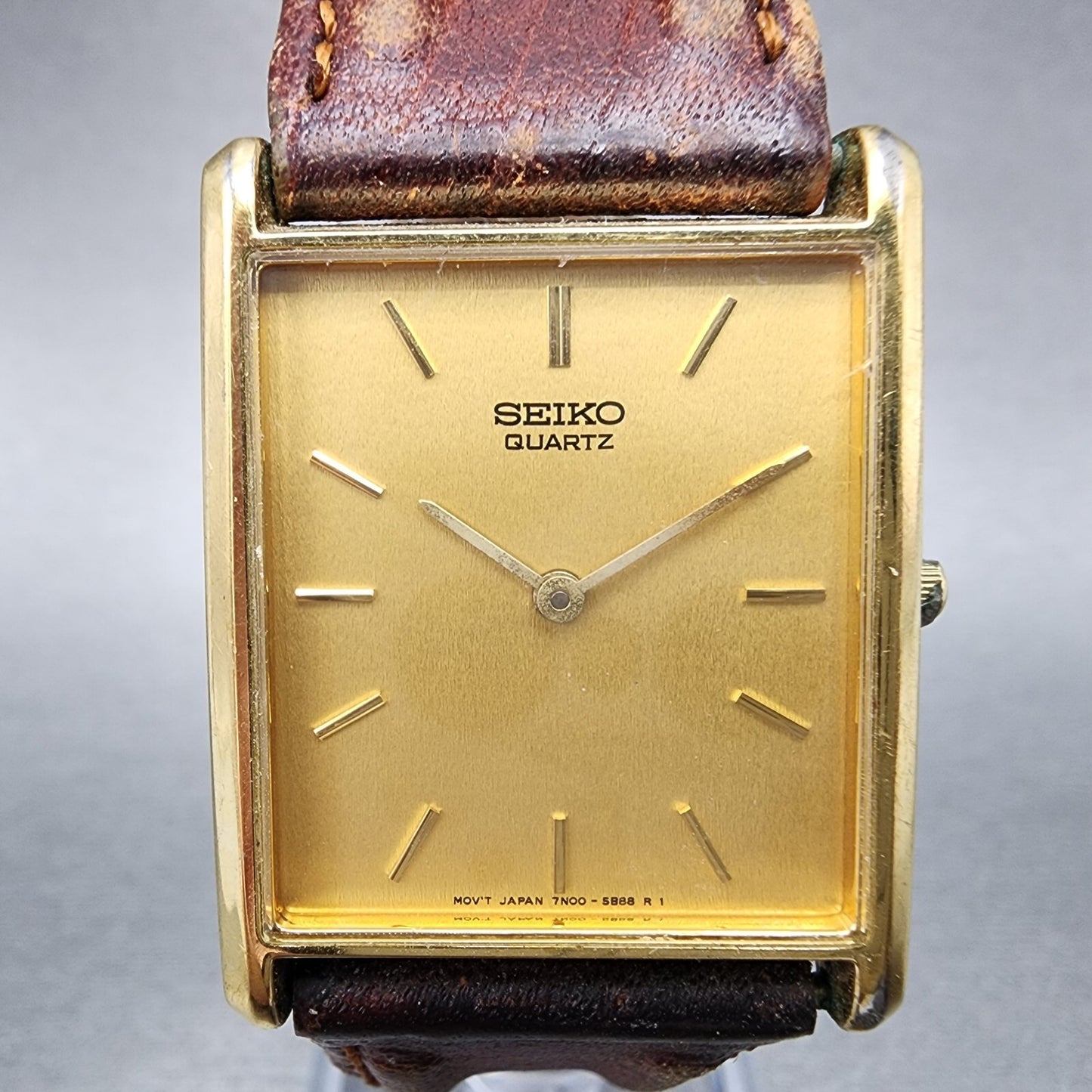 Seiko Tank Watch Men 25mm Gold Dial Gold Tone Rectangle 7N00-5B29 New Battery