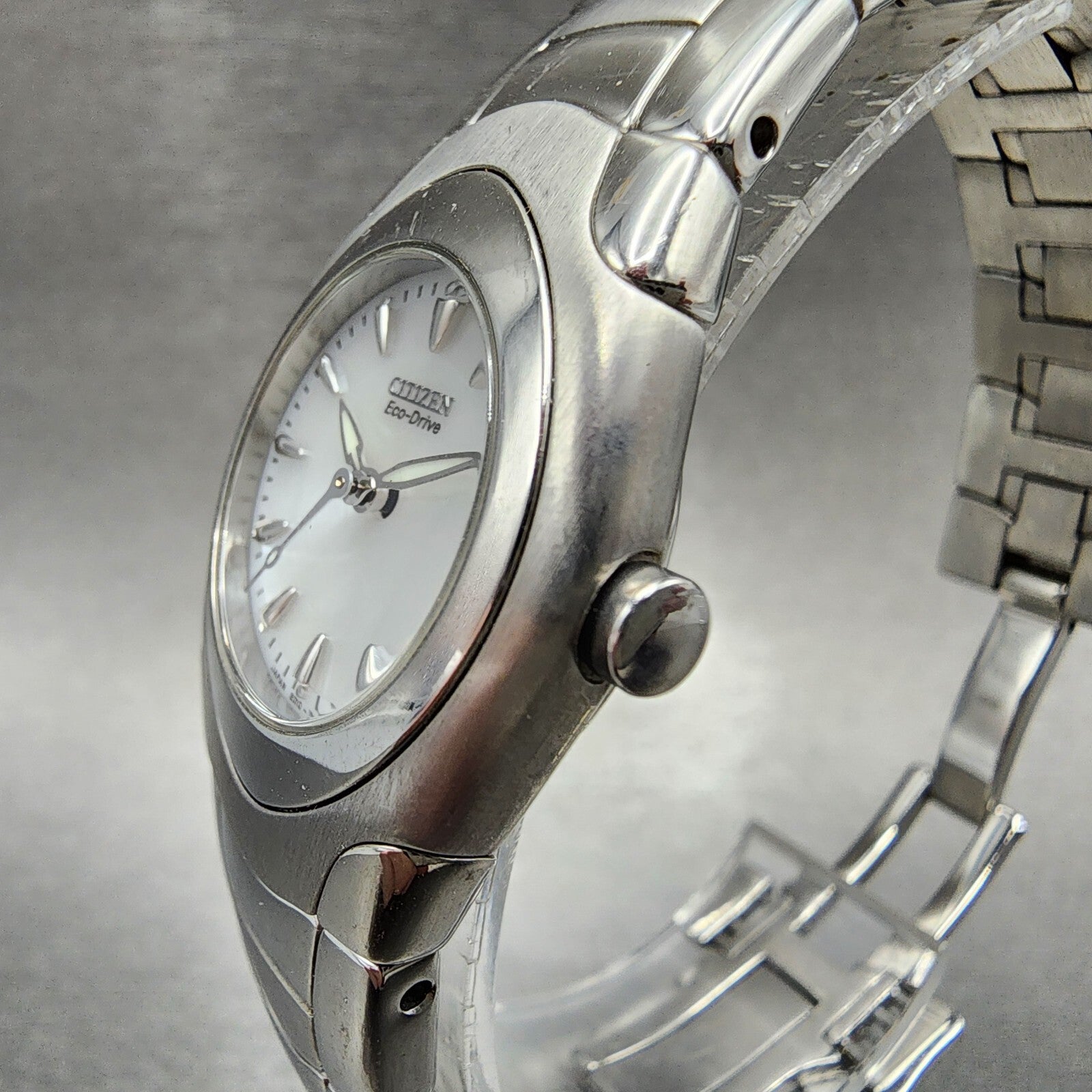 Citizen EcoDrive Watch Women 26mm White Dial Steel Date Round EW013051A Runs2