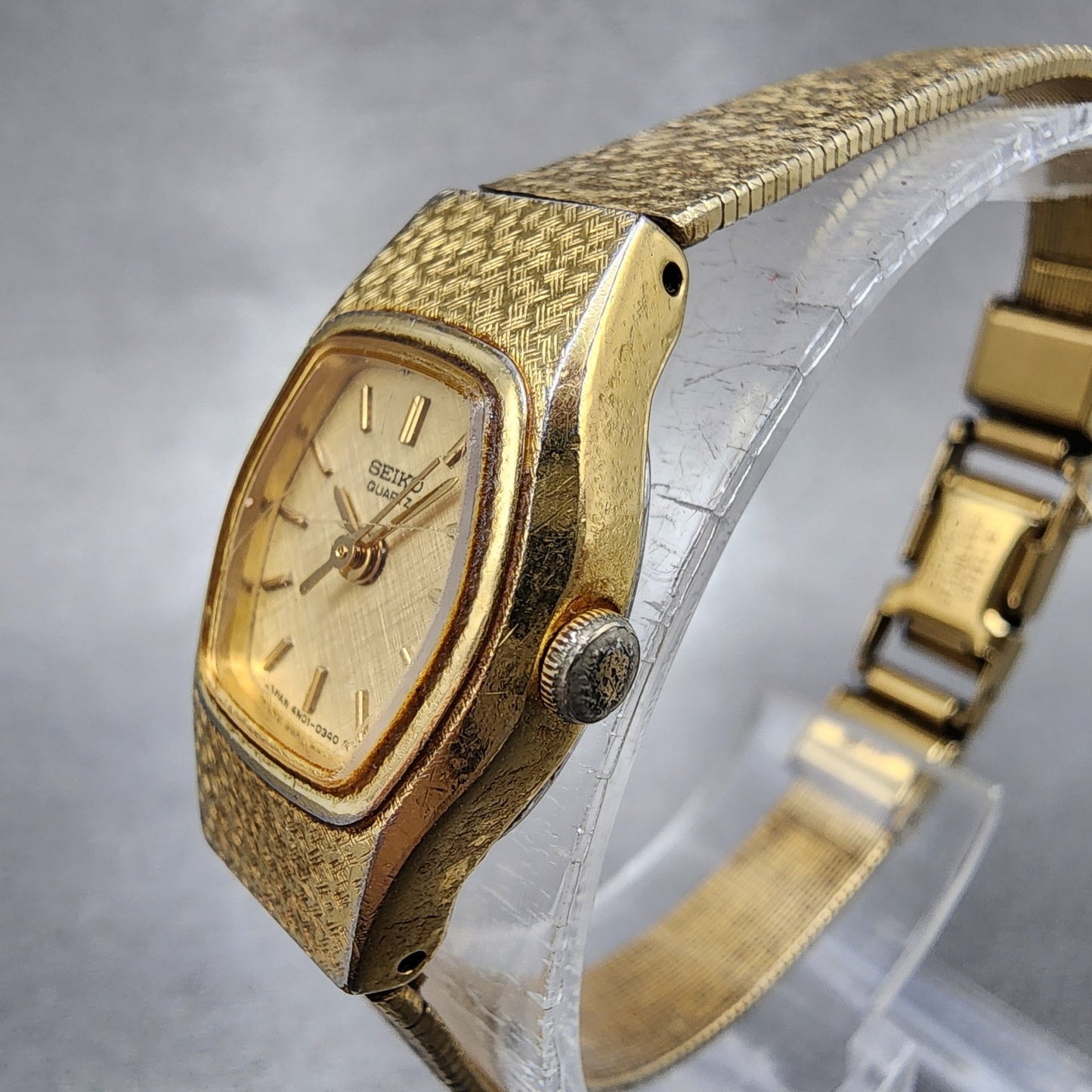 Seiko Watch Women 17mm Gold Dial Gold Tone Hexagon 4N015029 New Battery2