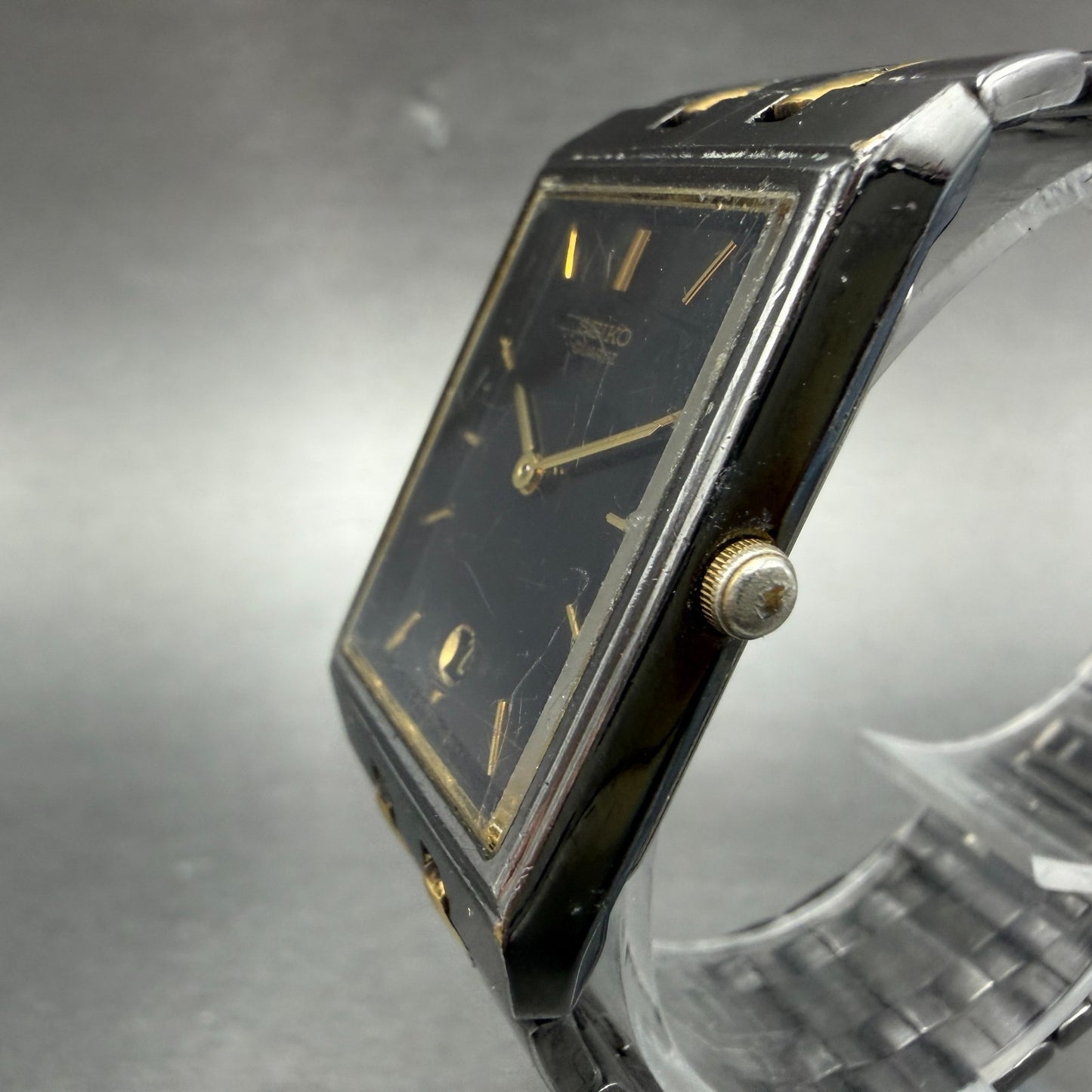 Seiko tank Watch Men 25mm Black Dial Black & Gold Tone Date 7N29-5B59 NewBattery2