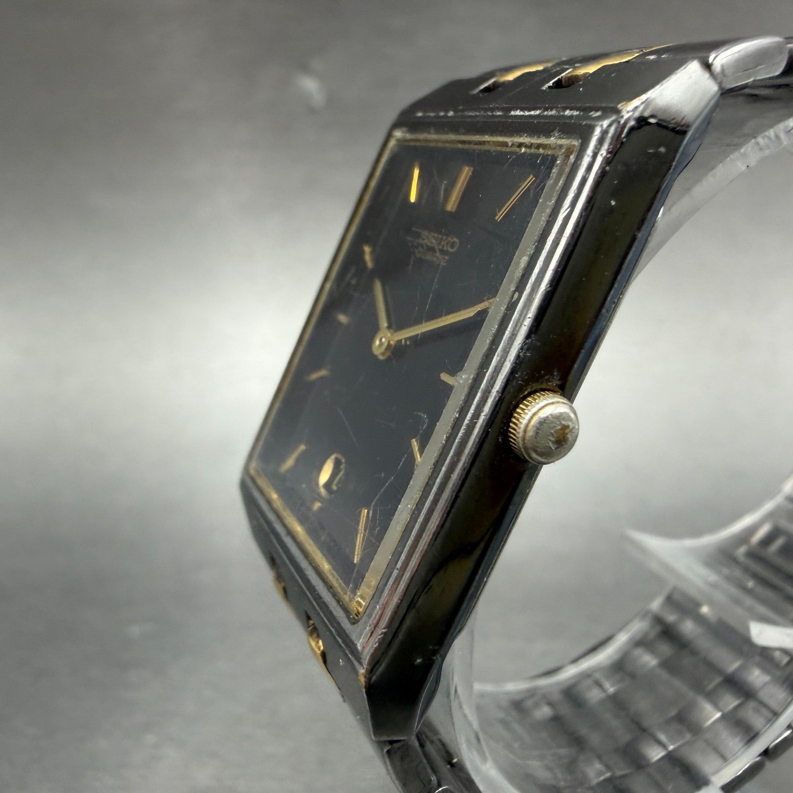 Seiko tank Watch Men 25mm Black Dial Black & Gold Tone Date 7N29-5B59 NewBattery2