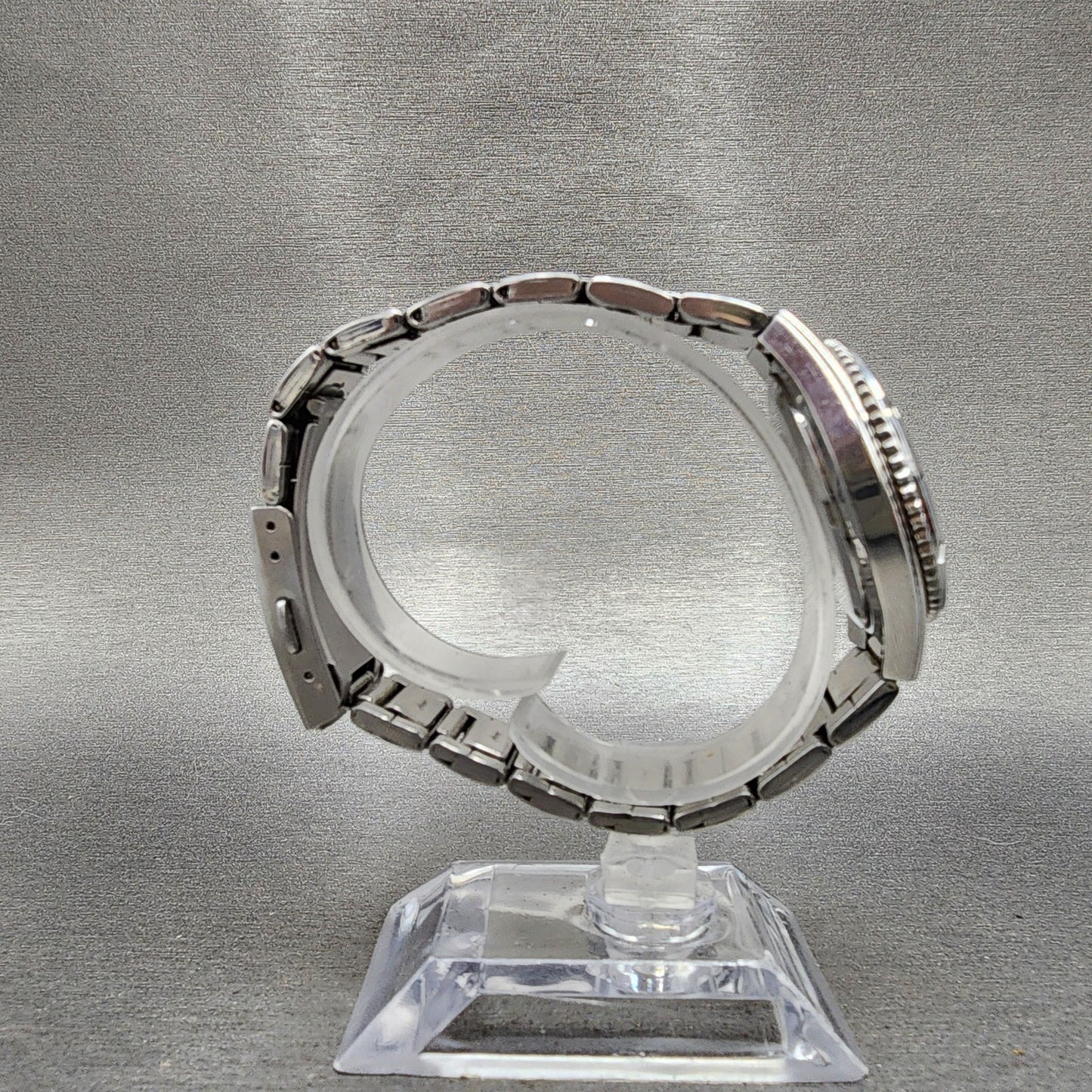 Casio Women Diver Watch Women 33mm Pink Dial Silver Tone Date LTD1035 New Batt8