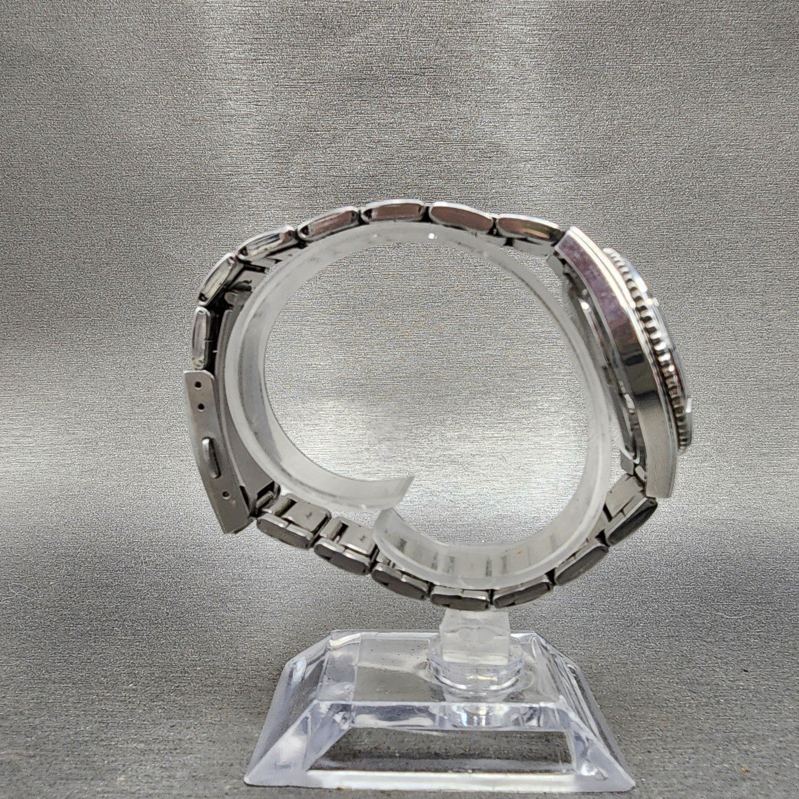 Casio Women Diver Watch Women 33mm Pink Dial Silver Tone Date LTD1035 New Batt8