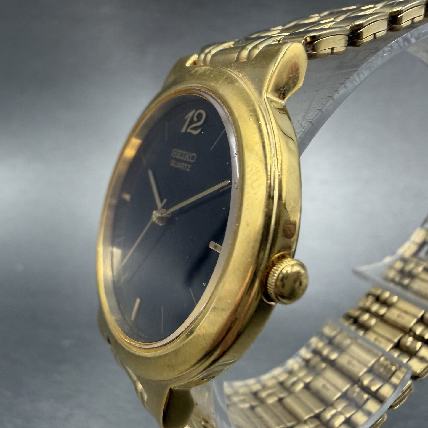 Seiko Watch Men 33mm Black Dial Gold Tone Round Vintage V701-1T79 PARTS3