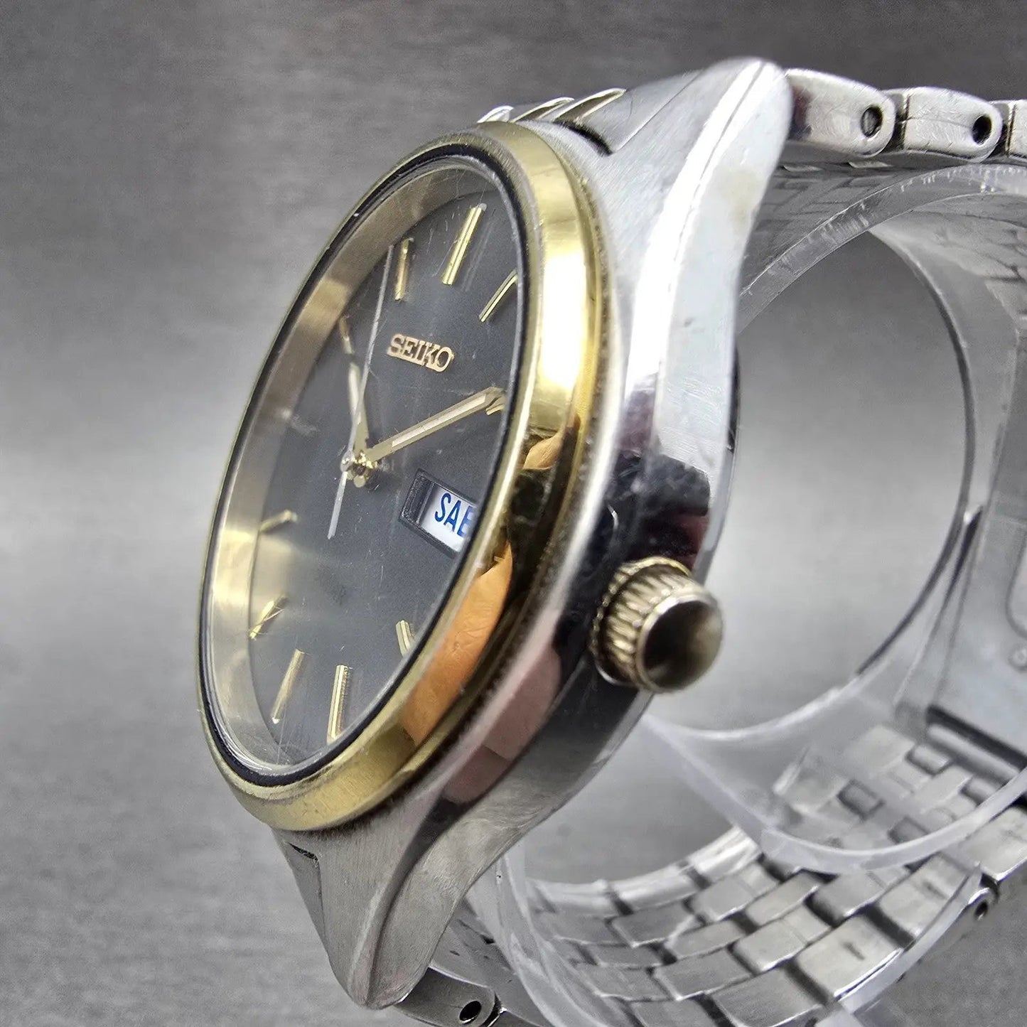 Seiko Solar Watch Men 37mm Gray Dial Two Tone Daydate Round V158-0AA0 Runs JKMN2