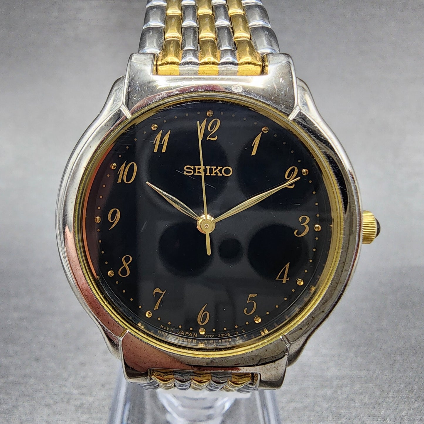 Seiko Watch Men 32mm Black Dial Two Tone Round V701-2B70 New Battery