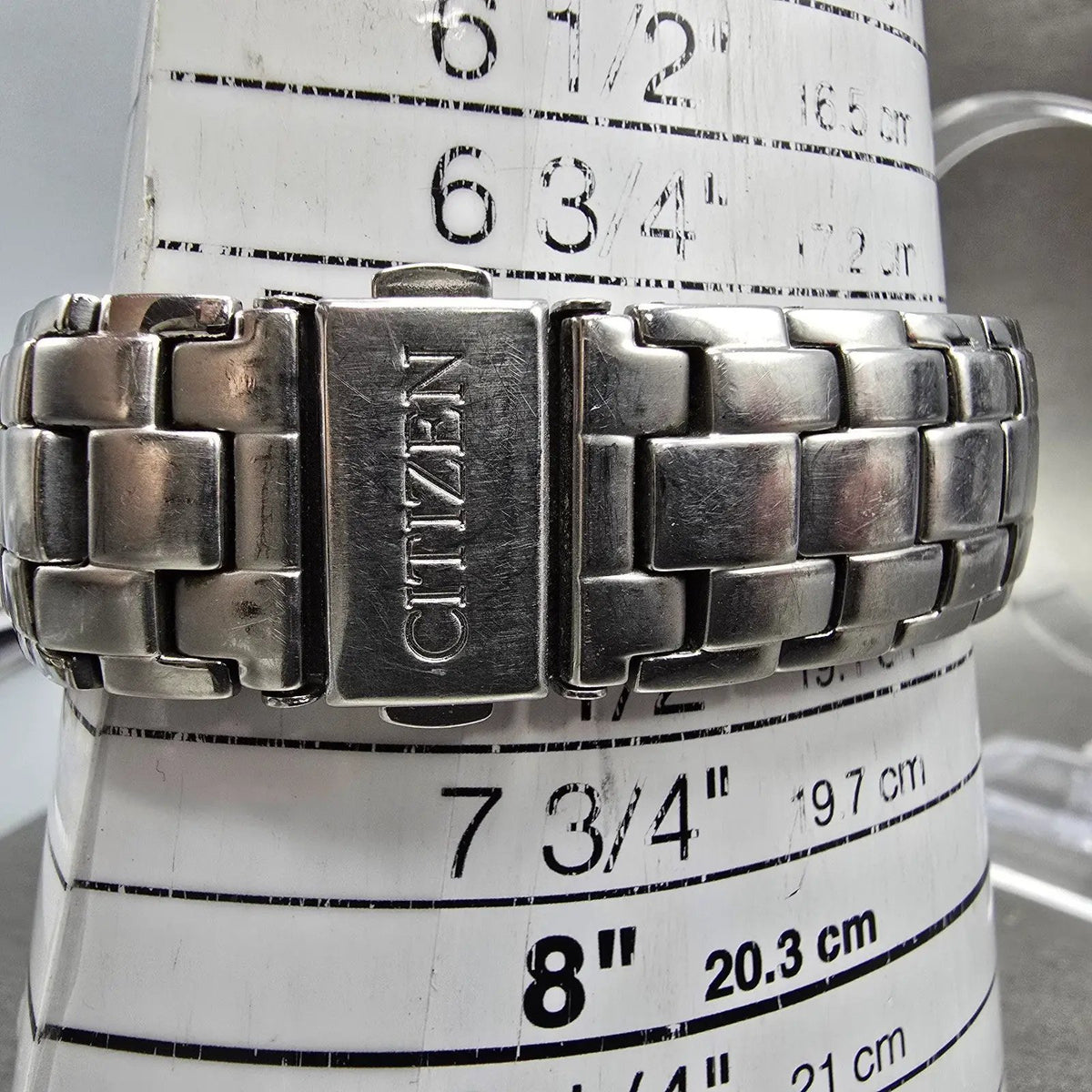 Citizen Eco-Drive Watch Men 39mm Silver Dial Silver Tone Date E111-S022240 RunsD10