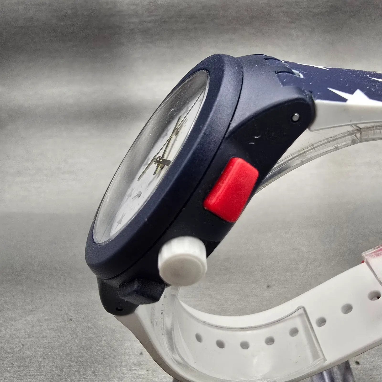 Swatch Free & Brave Chronograph Watch Men White Dial Blue Date SUSZ401 New Batt42