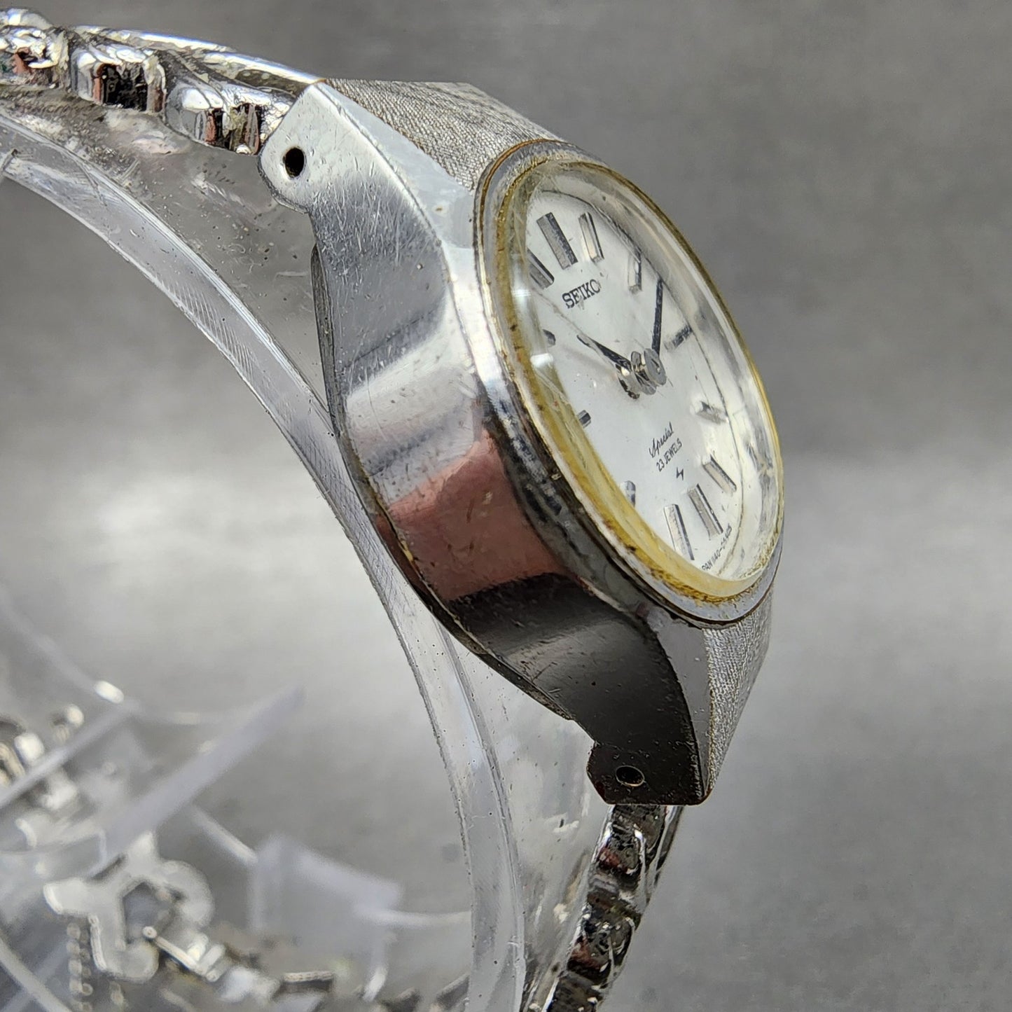 Seiko Special Watch Women 22mm White Dial Gold Plated Manal Wind Oval Runs3
